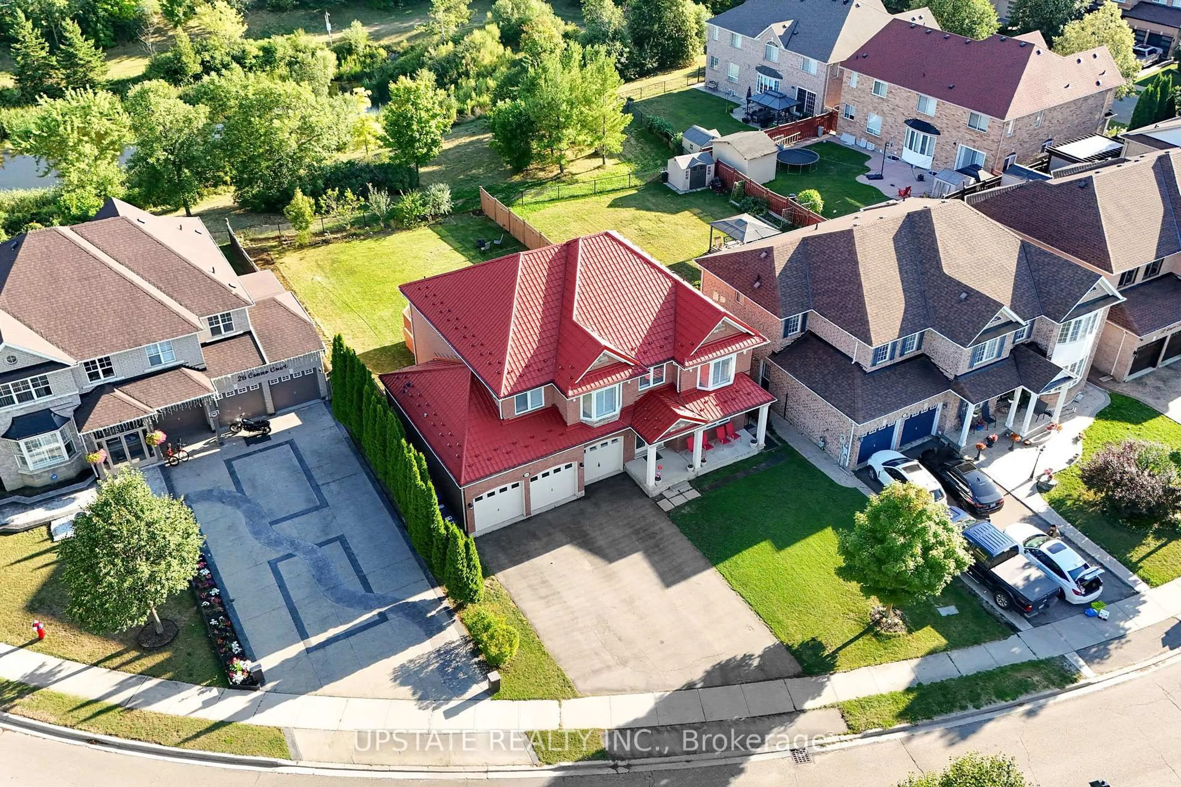 A pic from outside/outdoor area/front of a property/back of a property/a pic from drone, street for 28 Cosmo Crt, Brampton Ontario L6P 1G2