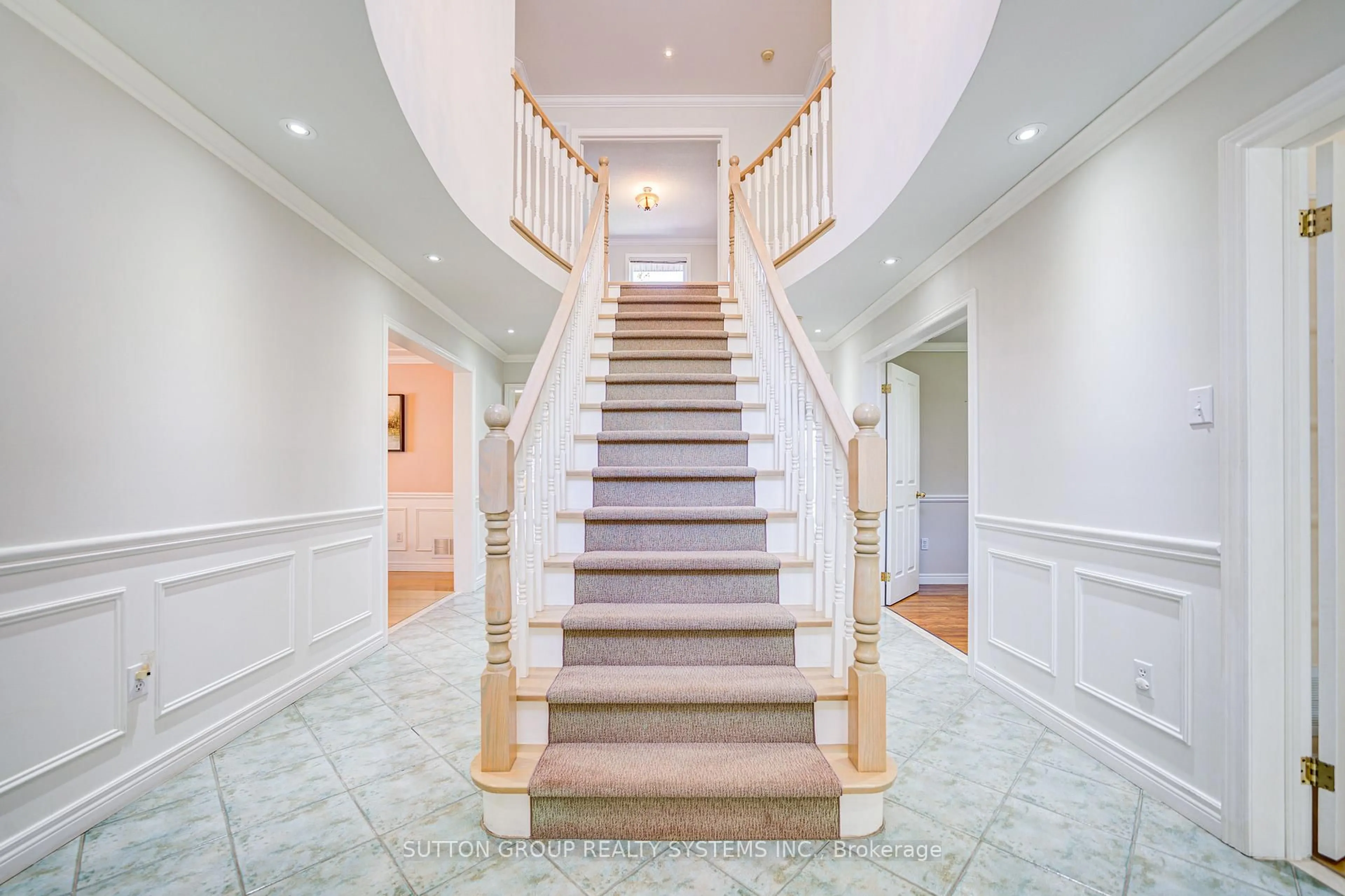Stairs for 2979 Sycamore St, Oakville Ontario L6J 7H9