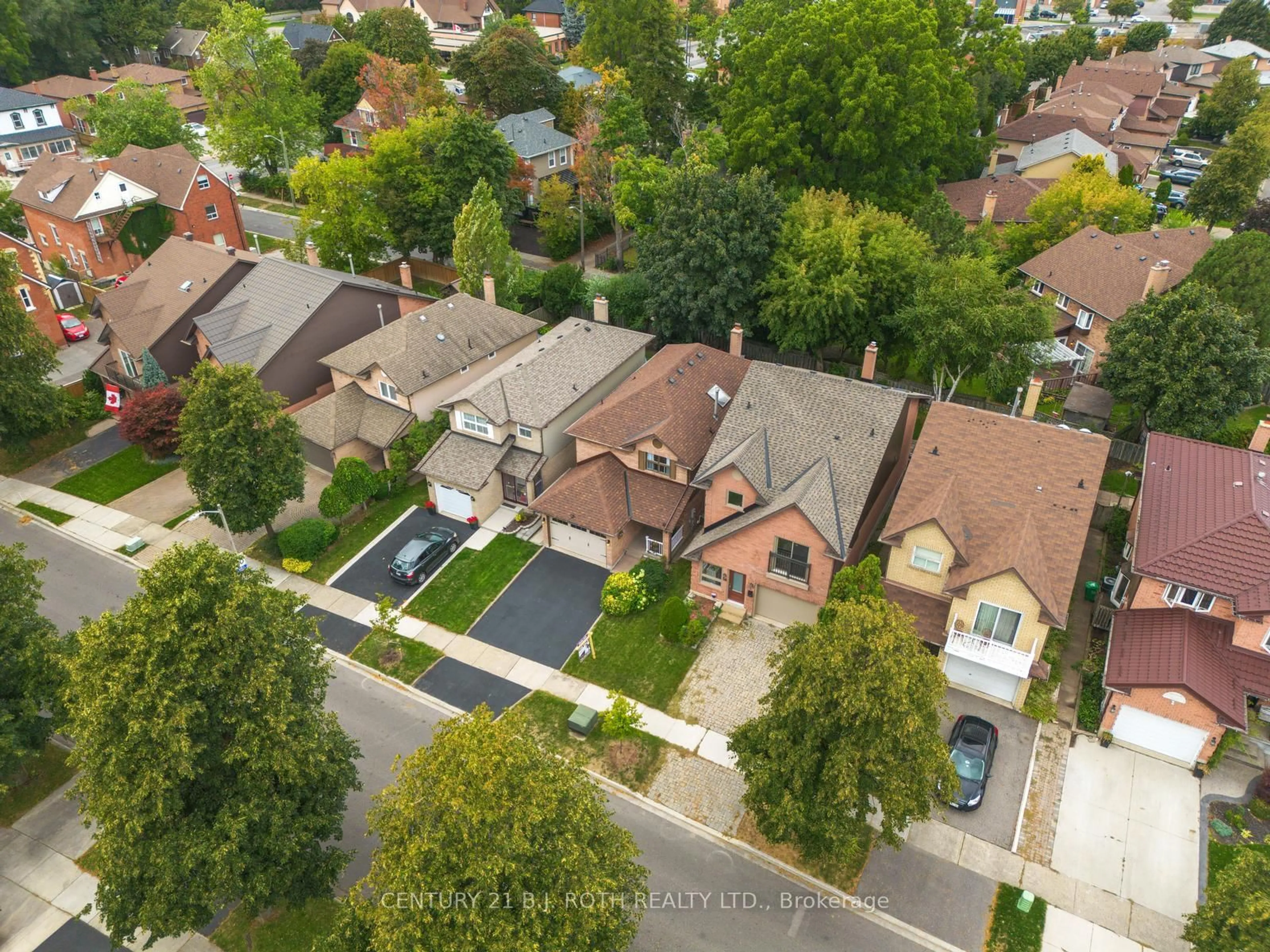 A pic from outside/outdoor area/front of a property/back of a property/a pic from drone, street for 56 Sproule Dr, Brampton Ontario L6V 4B4