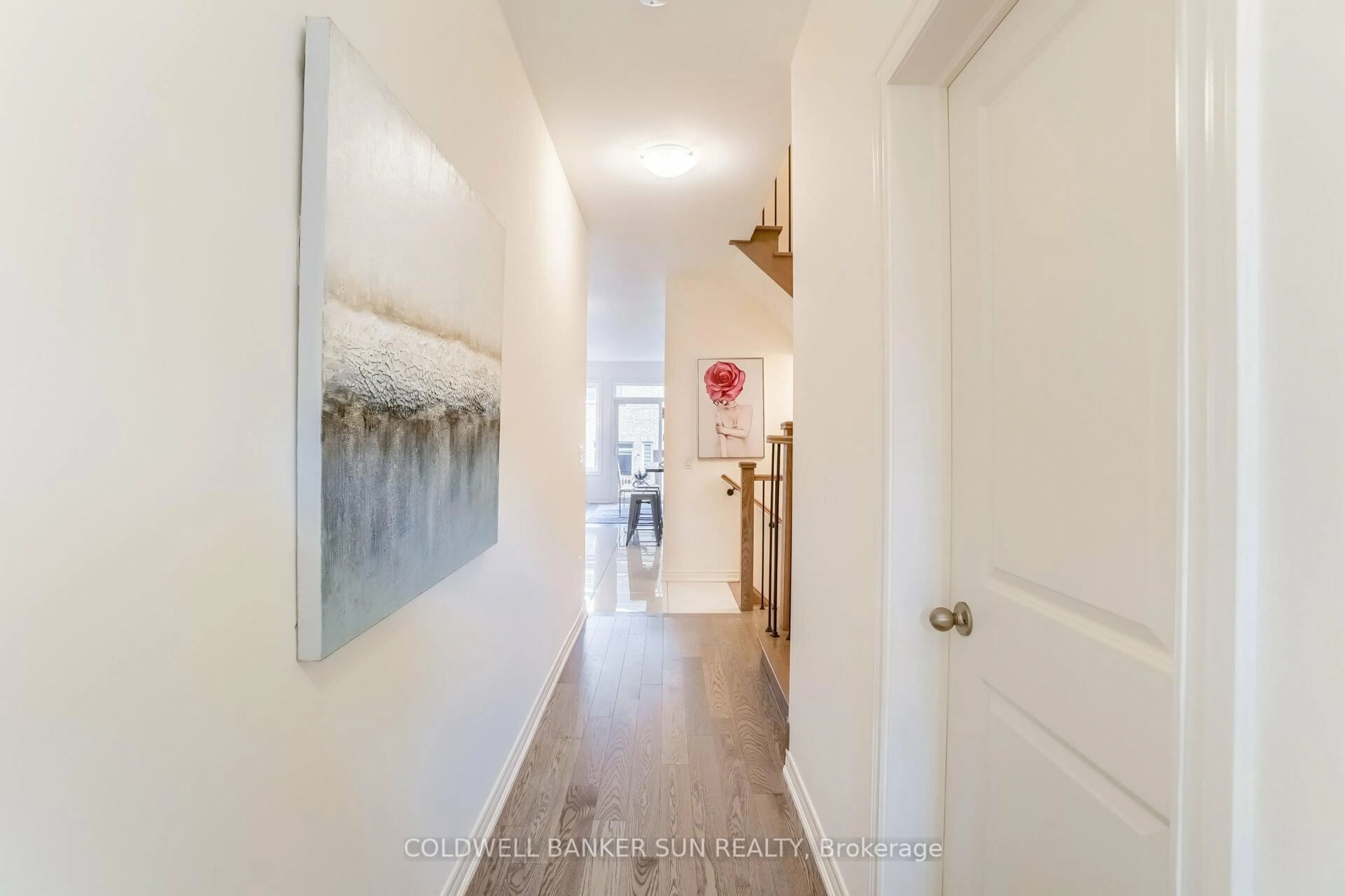 Indoor entryway for 28 Benhurst Cres, Brampton Ontario L7A 0B7