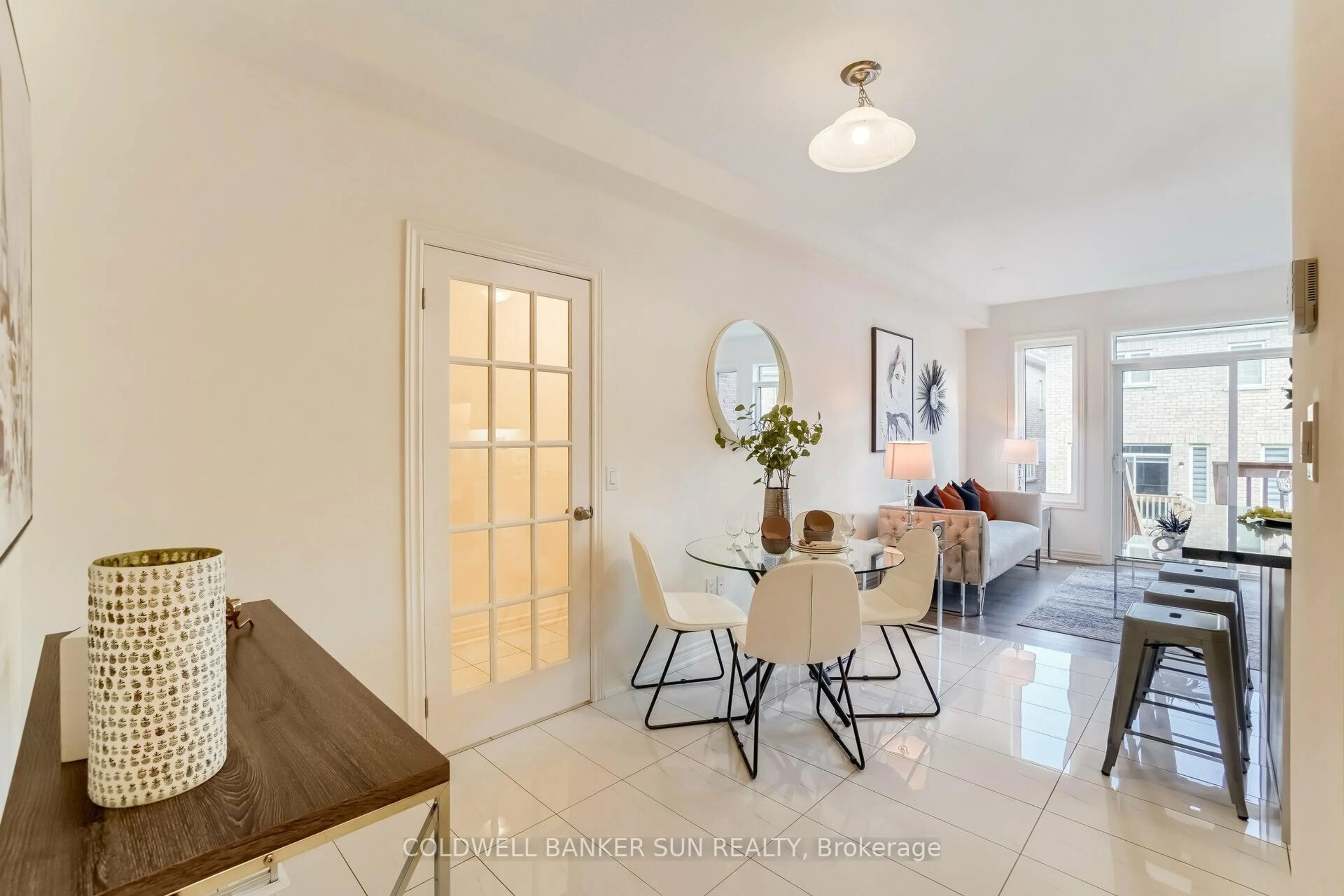 Dining room, unknown for 28 Benhurst Cres, Brampton Ontario L7A 0B7