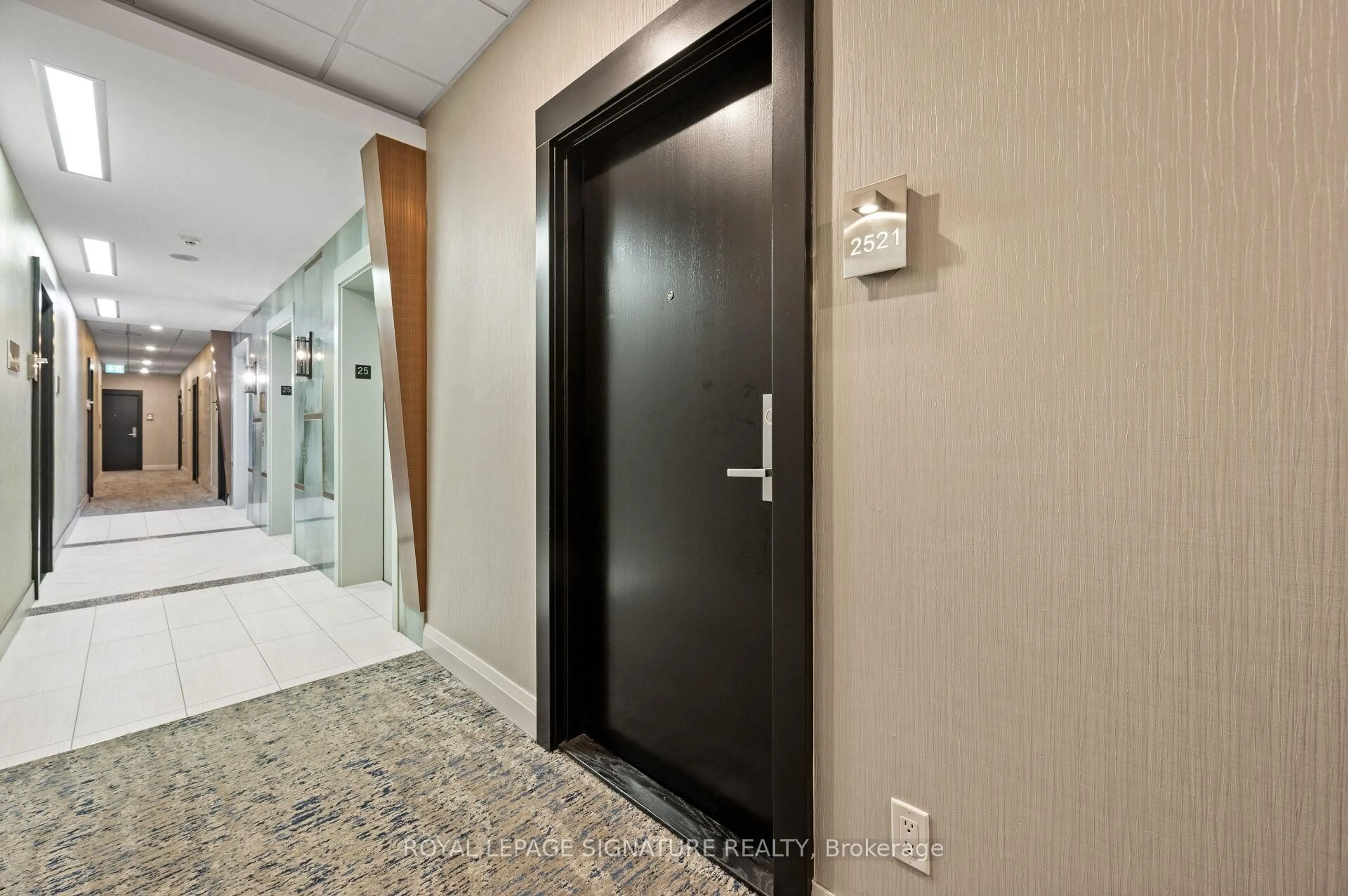 Unknown for 165 Legion Rd #2521, Toronto Ontario M8Y 0B3