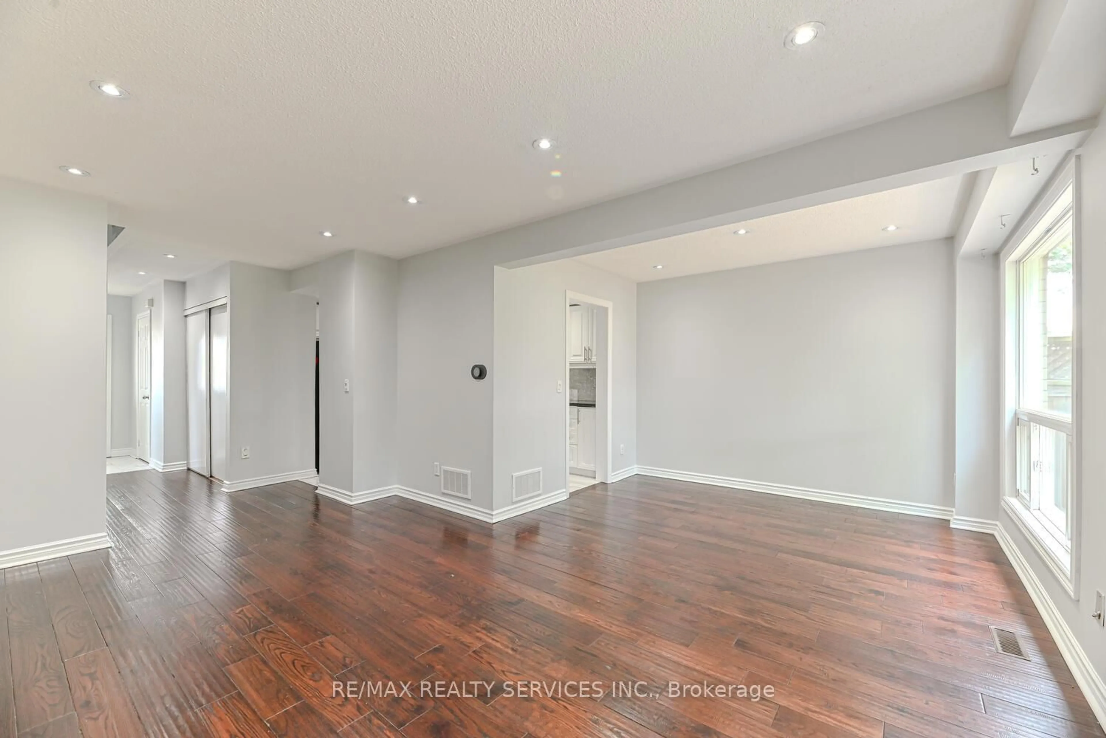 A pic of a room for 110 Heathcliffe Sq #6, Brampton Ontario L6S 5R1
