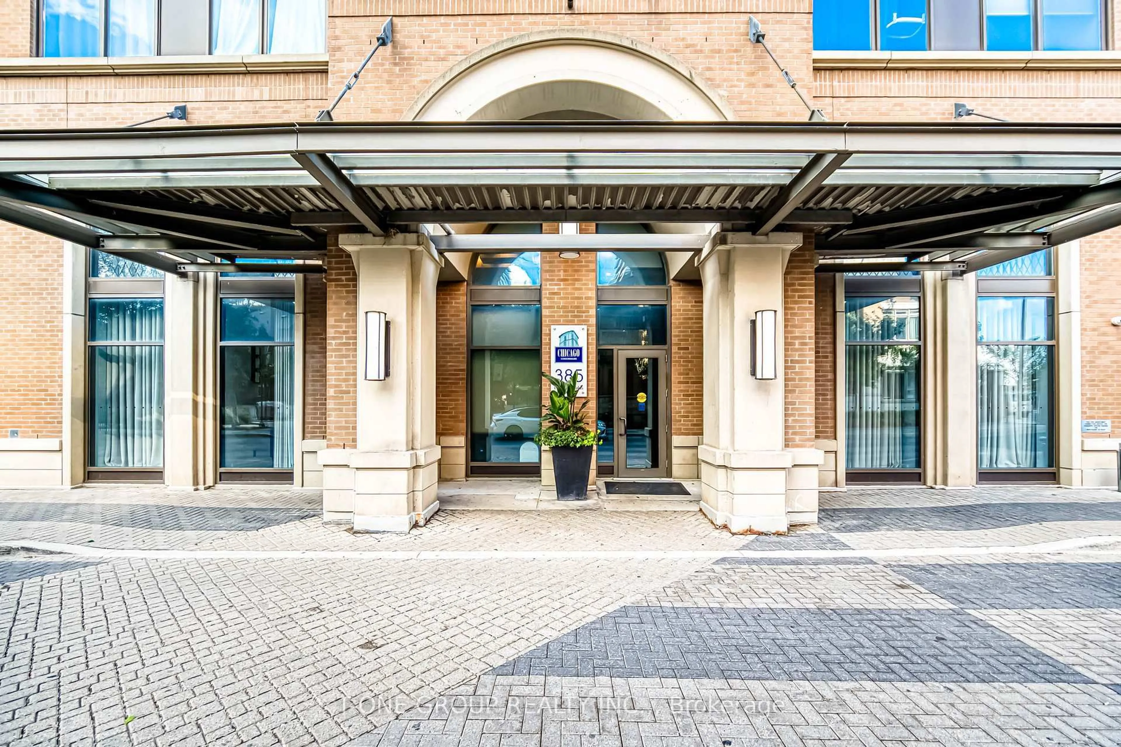 Indoor foyer for 385 Prince Of Wales Dr #702, Mississauga Ontario L5B 0C6