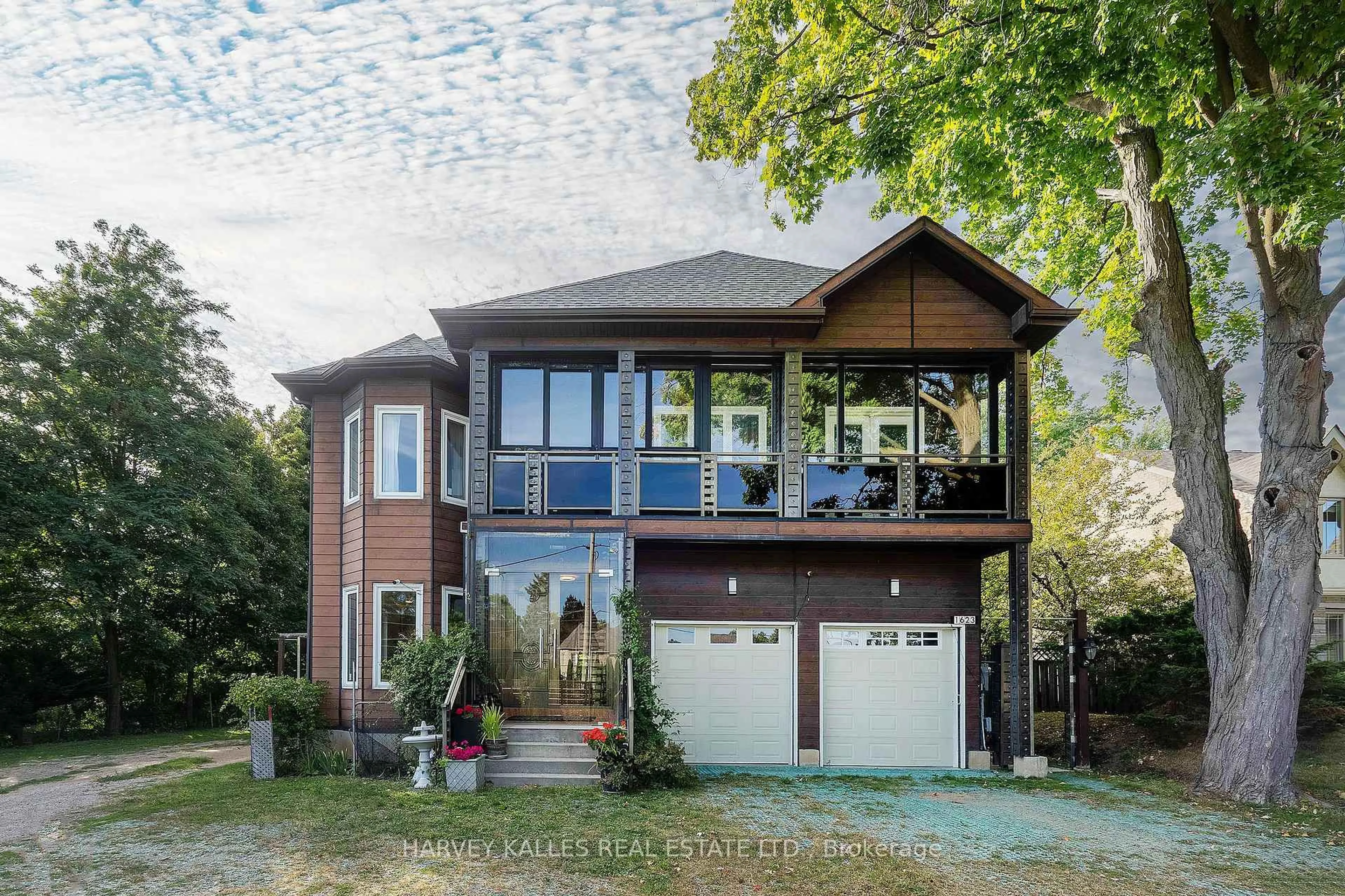 Home with brick exterior material, unknown for 1623 Eglinton Ave, Mississauga Ontario L5M 7C1