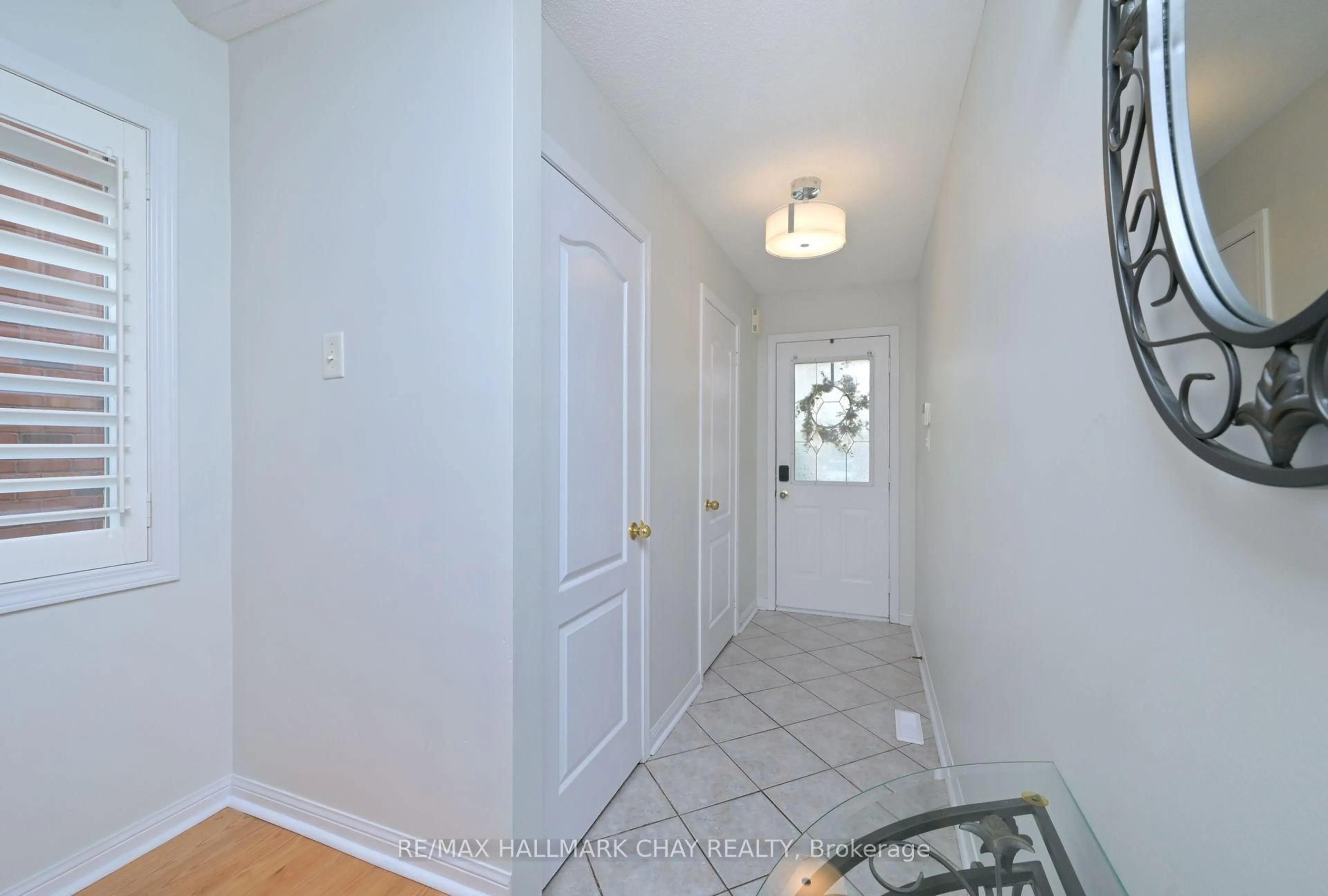 Indoor entryway for 54 Cadillac Cres, Brampton Ontario L7A 3B6