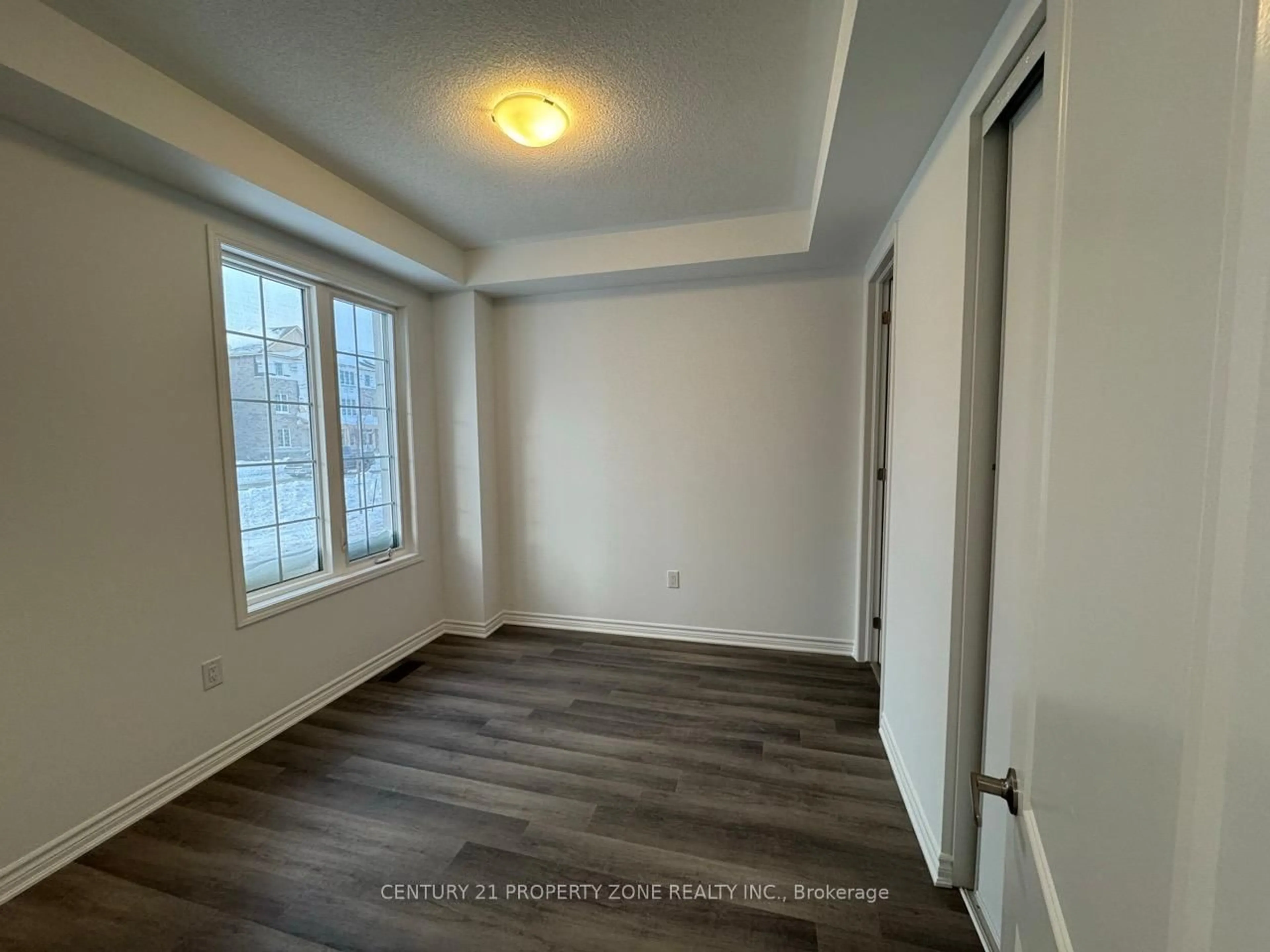 A pic of a room for 6 Bellasera Way, Caledon Ontario L7C 1Z9