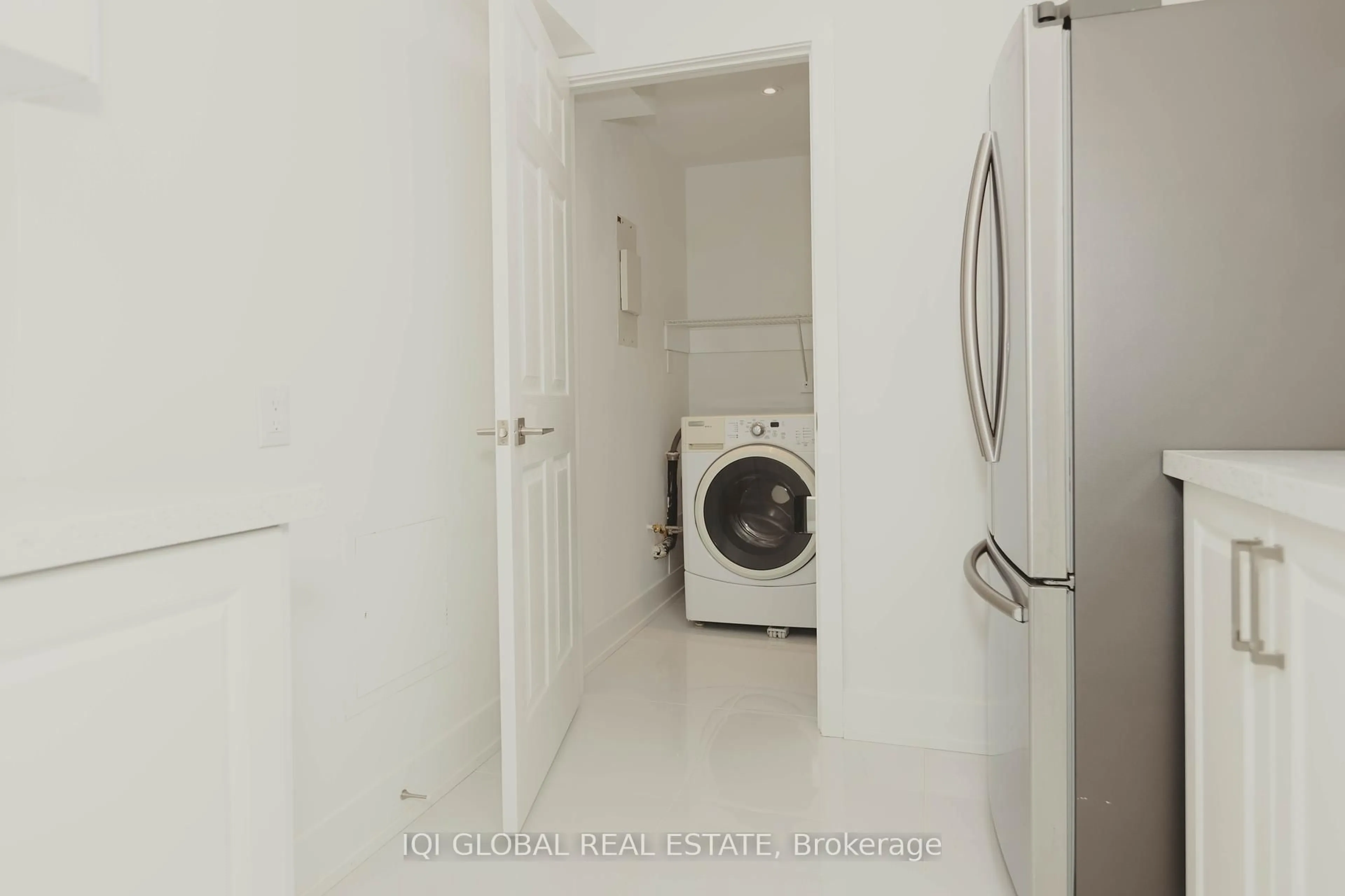 Laundry room for 390 Dixon Rd #1202, Toronto Ontario M9R 1T4