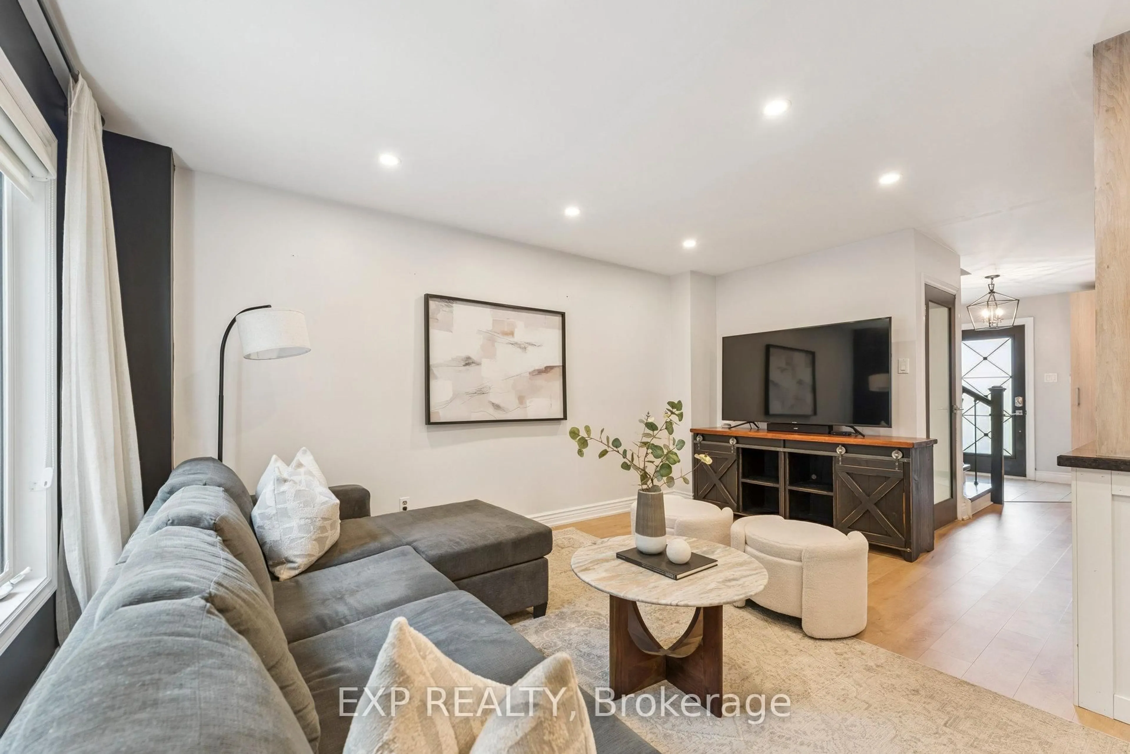 Living room with furniture, unknown for 29 Driftwood Cres, Brampton Ontario L6Z 2C3