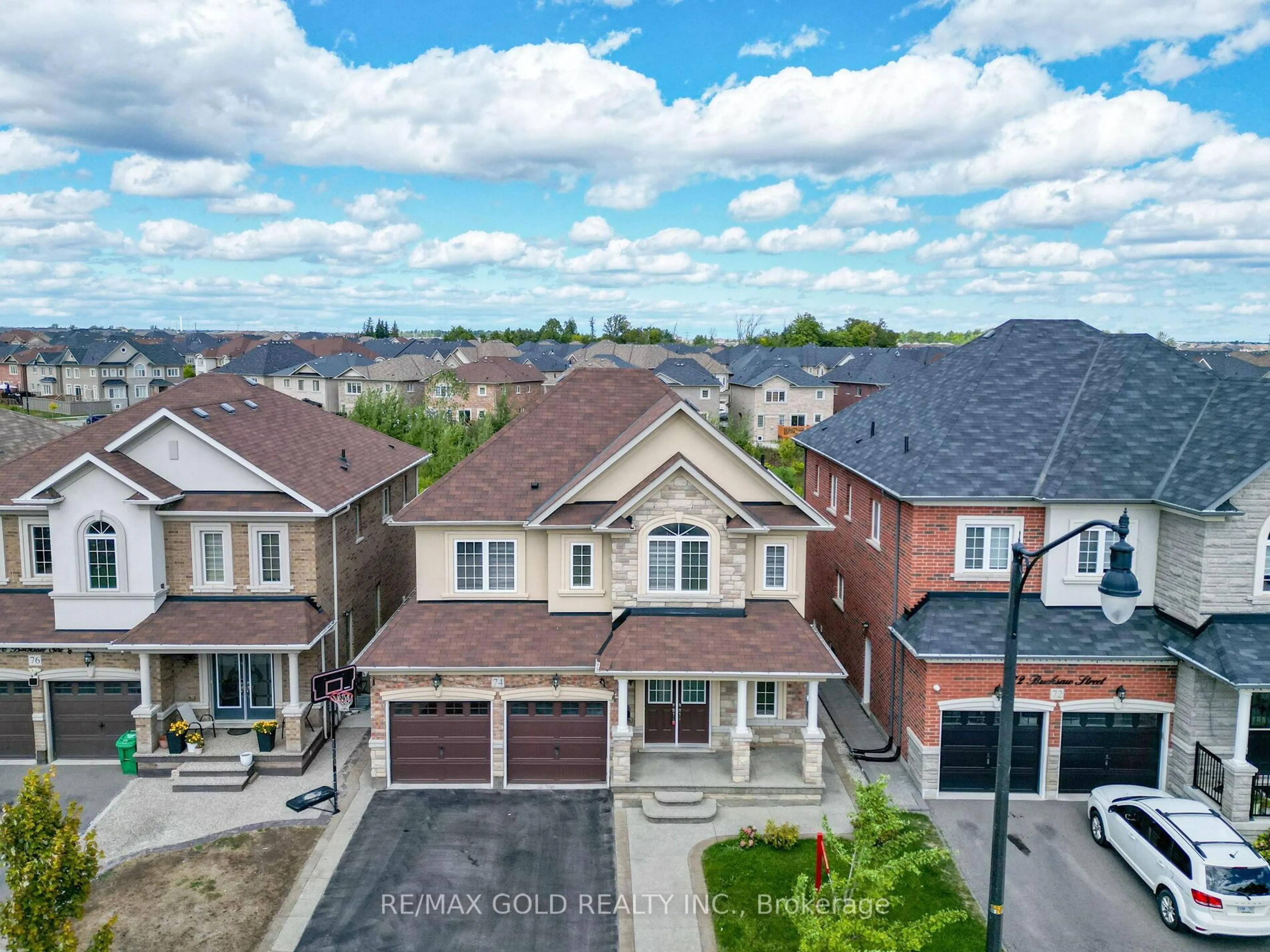 A pic from outside/outdoor area/front of a property/back of a property/a pic from drone, street for 74 Bucksaw St, Brampton Ontario L7A 4R3