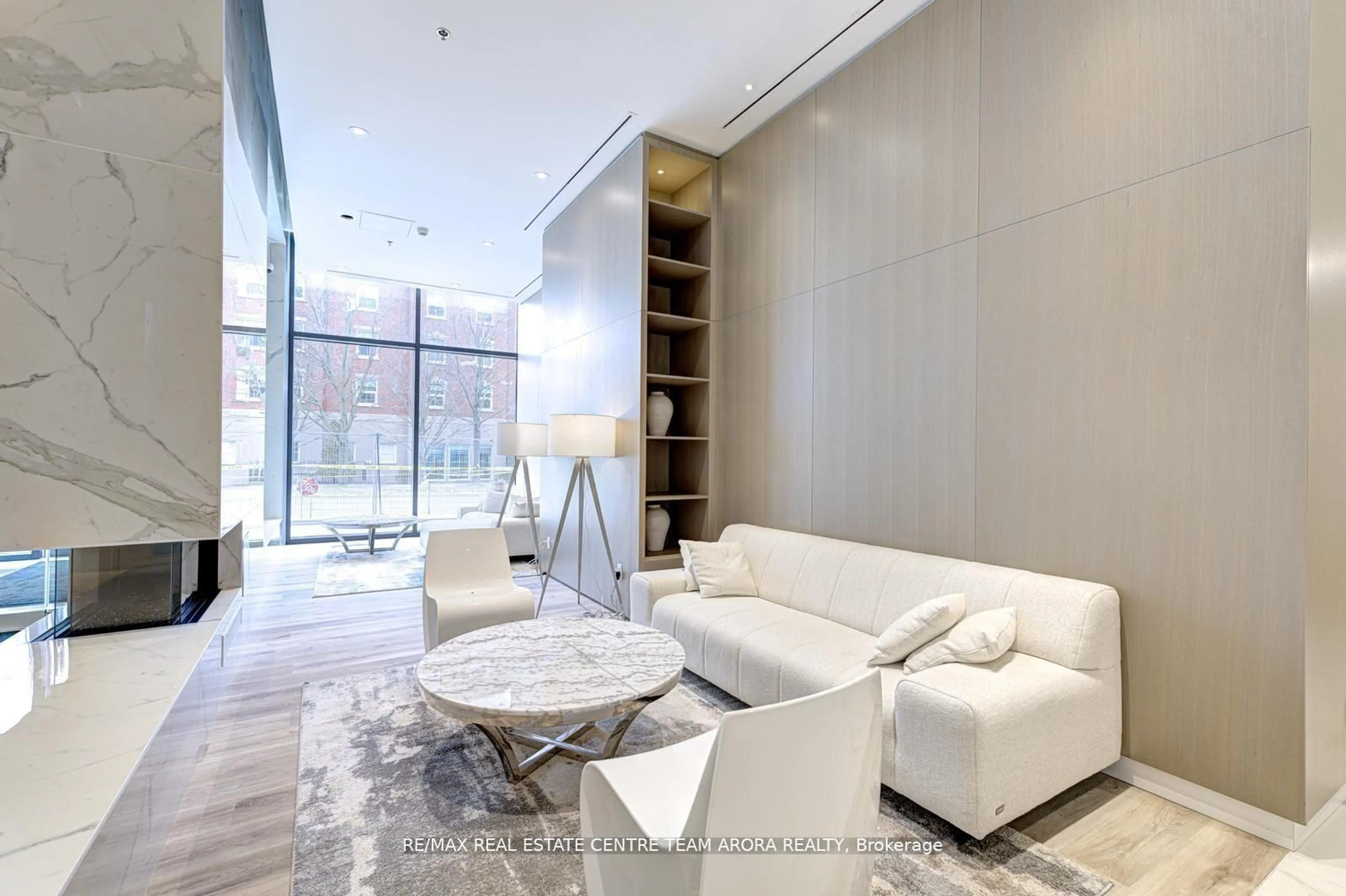 Lobby for 370 MARTHA St #506, Burlington Ontario L7R 1E2