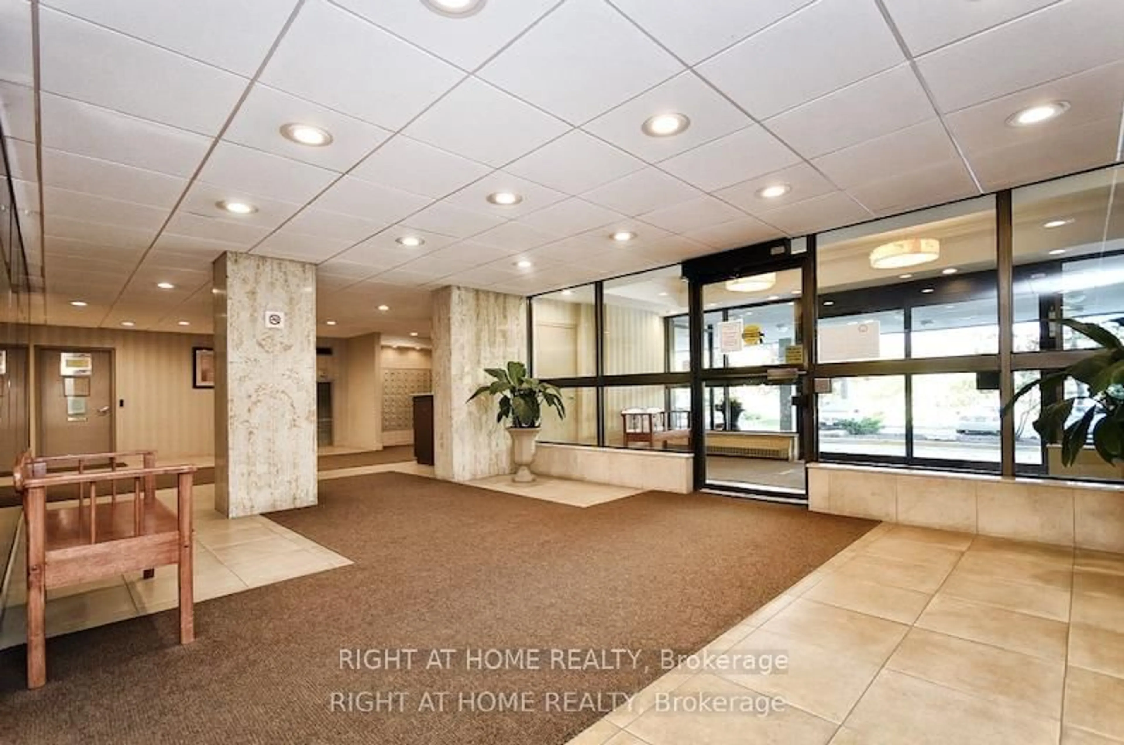 Indoor foyer for 75 Emmett Ave #1112, Toronto Ontario M6M 5A7