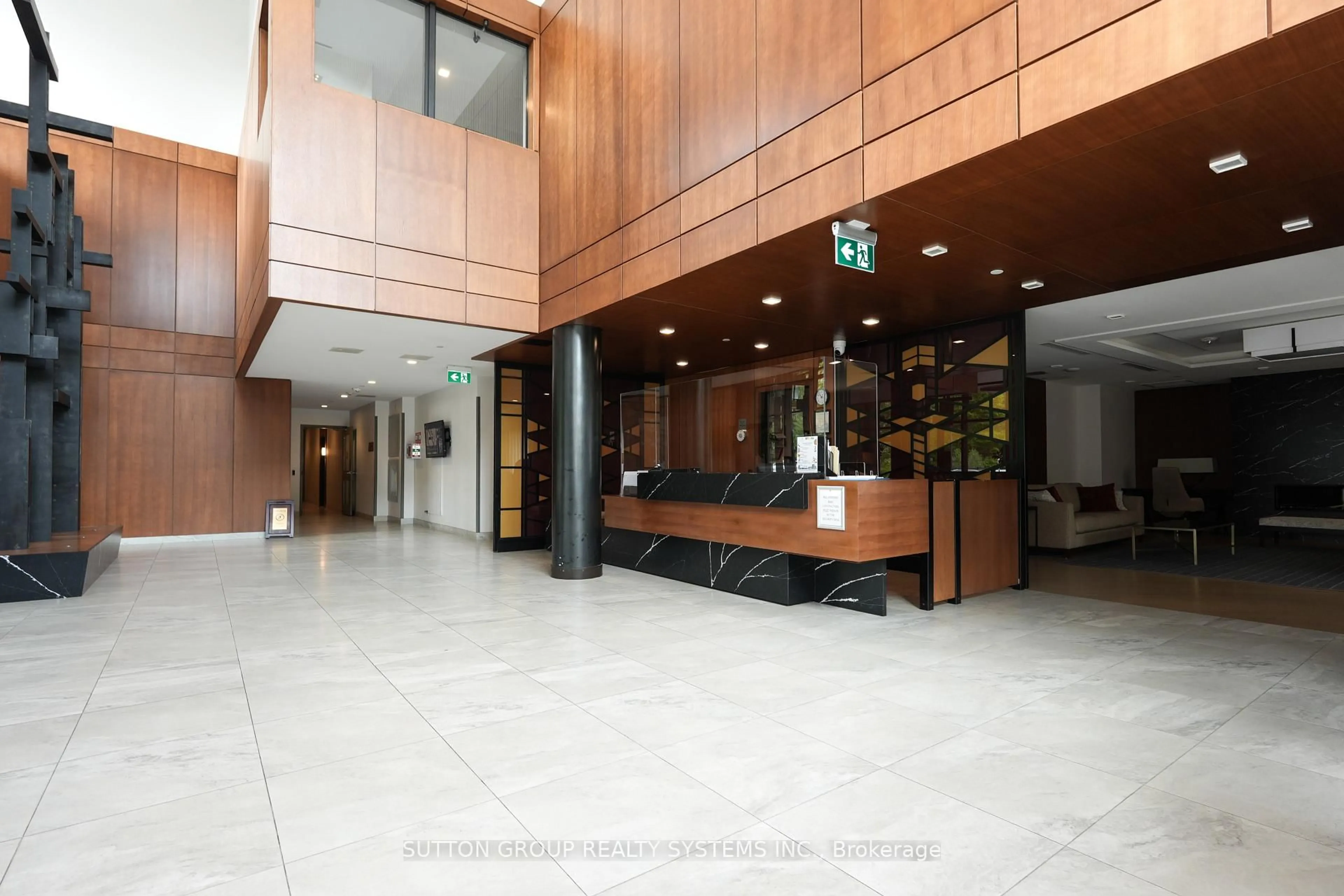 Lobby for 1575 Lakeshore Rd #357, Mississauga Ontario L5J 1J4
