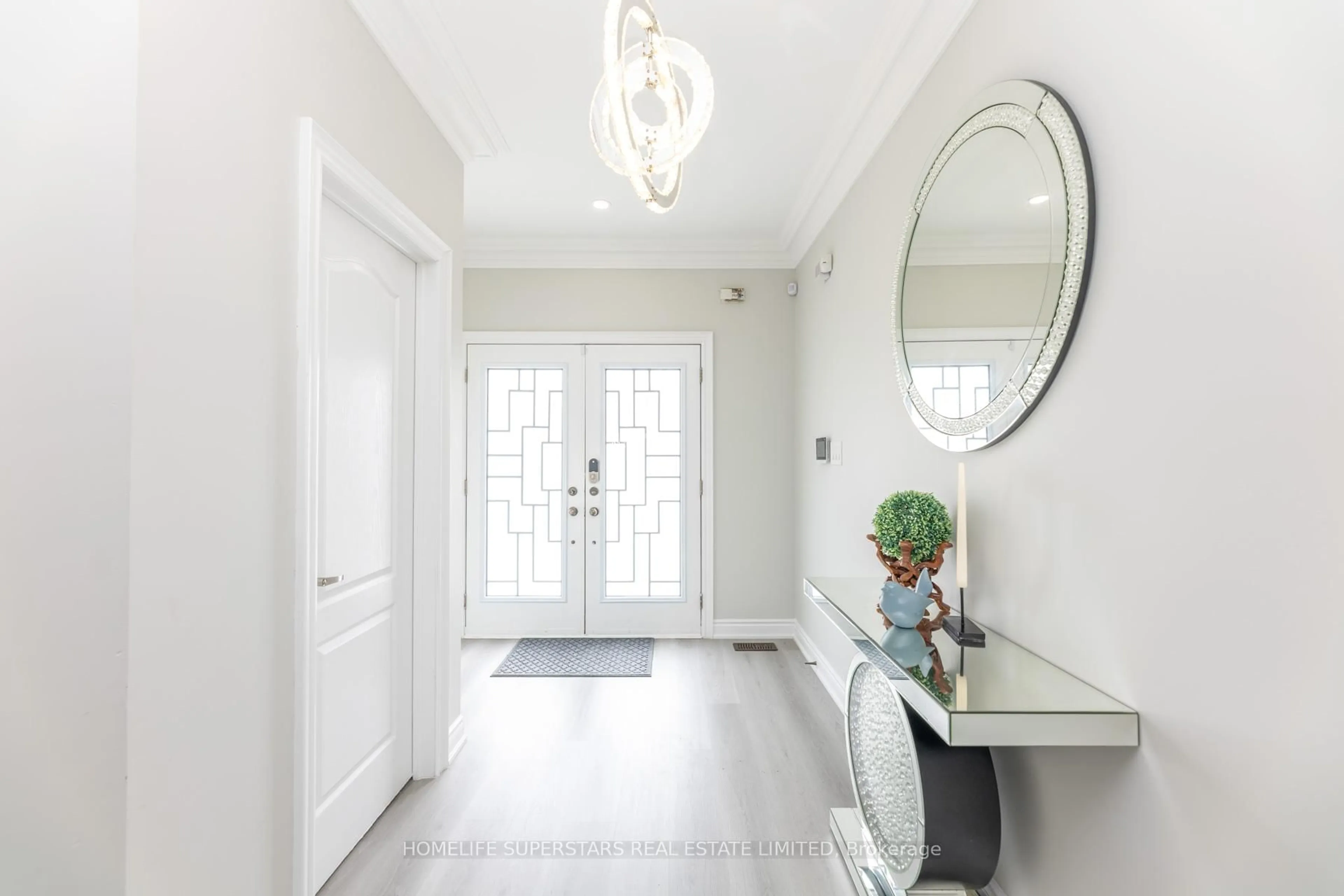 Indoor entryway for 16 Brussels Ave, Brampton Ontario L6Z 0A5