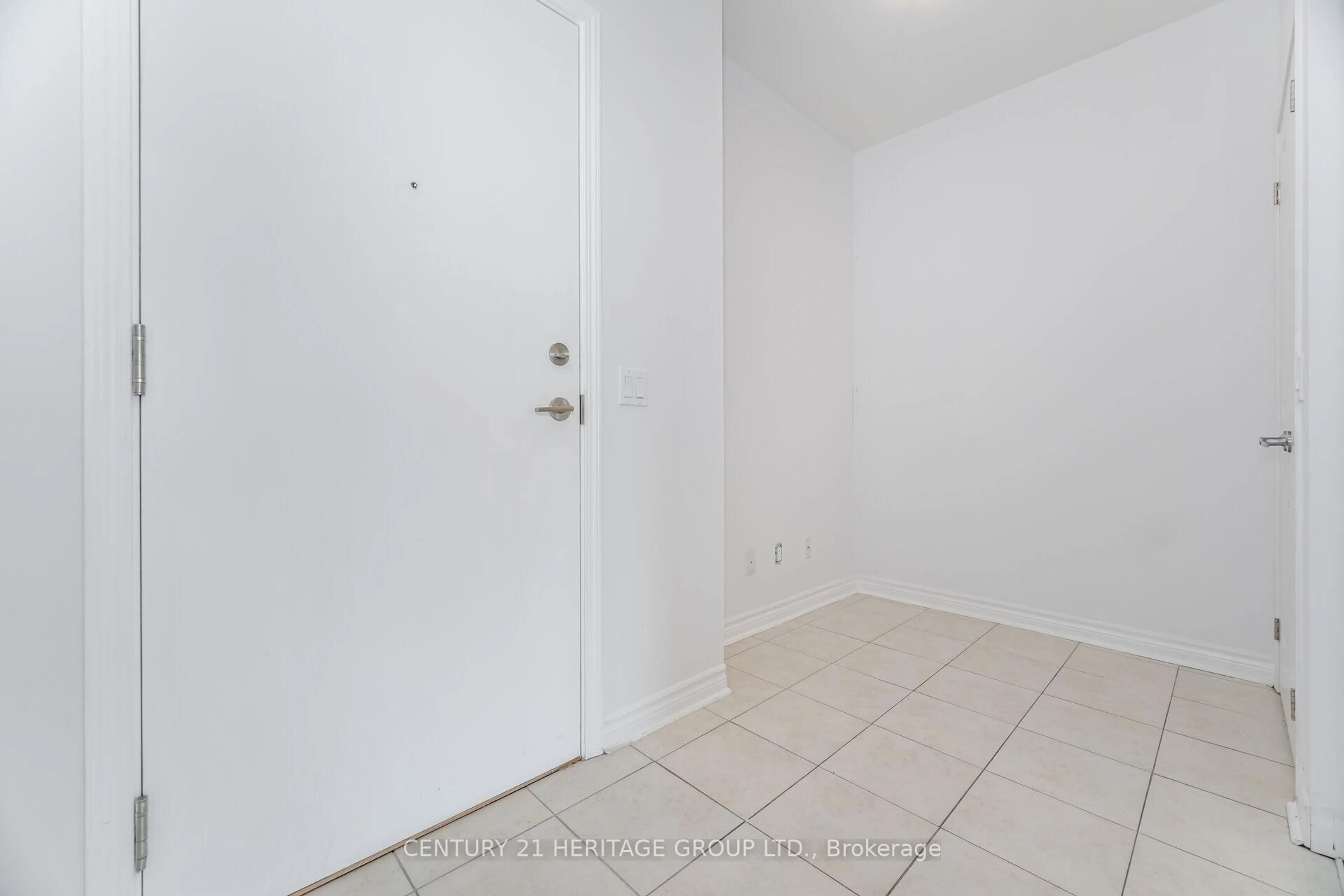 Unknown for 2522 Keele St #320, Toronto Ontario M6L 2N8