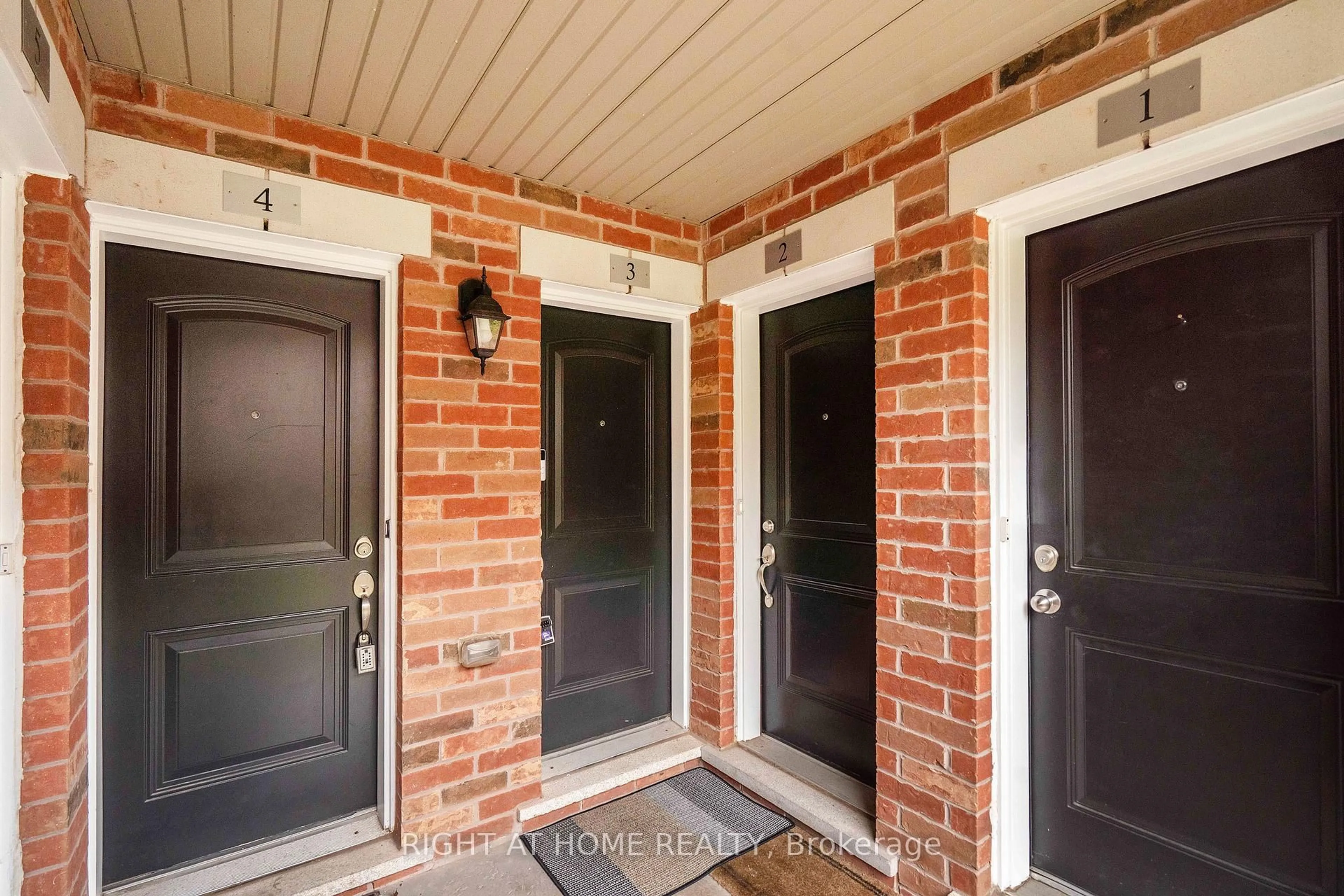 Home with brick exterior material, street for 47 Hays Blvd #3, Oakville Ontario L6H 0J1