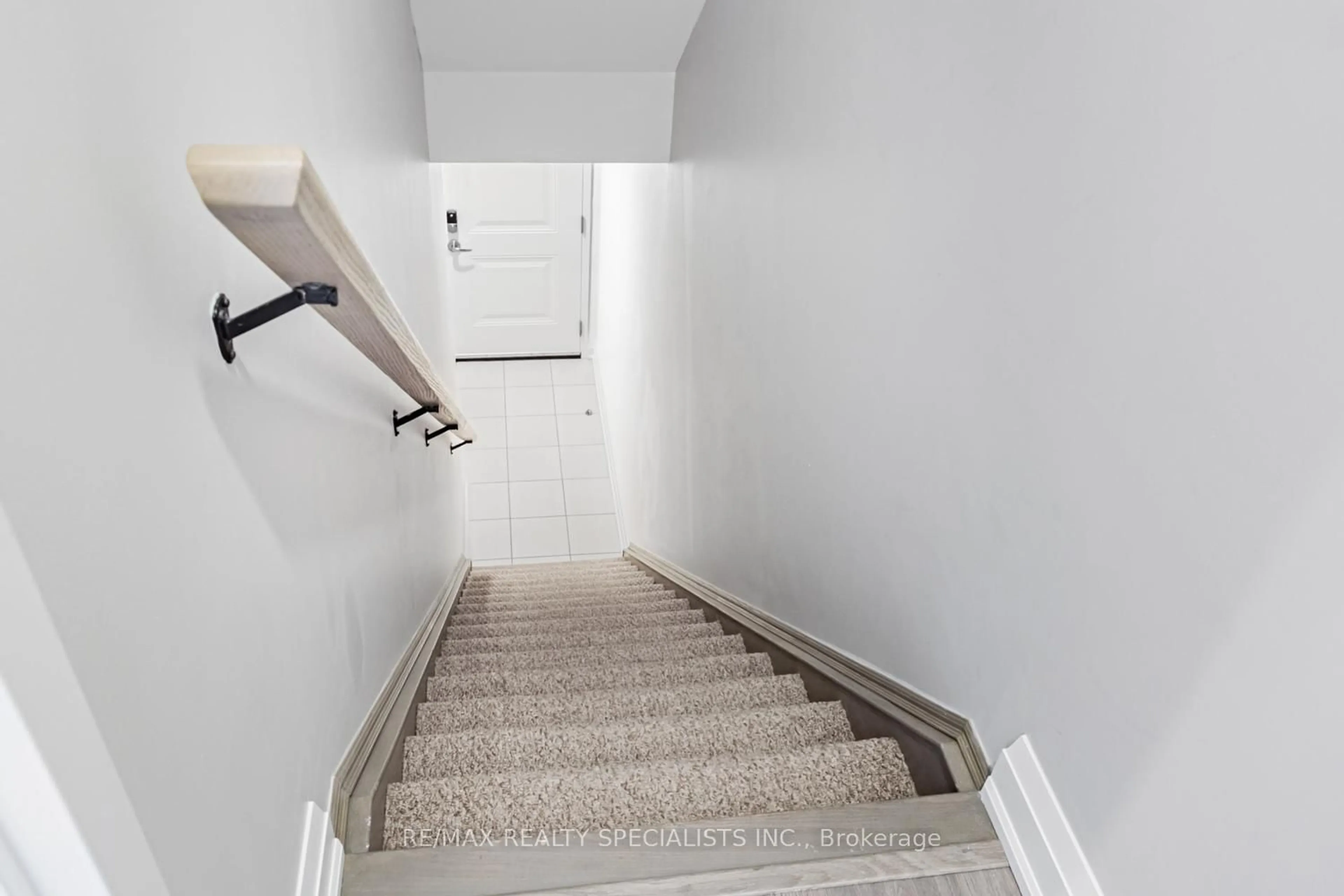 Stairs for 1210 Main St #203, Milton Ontario L9T 9K8