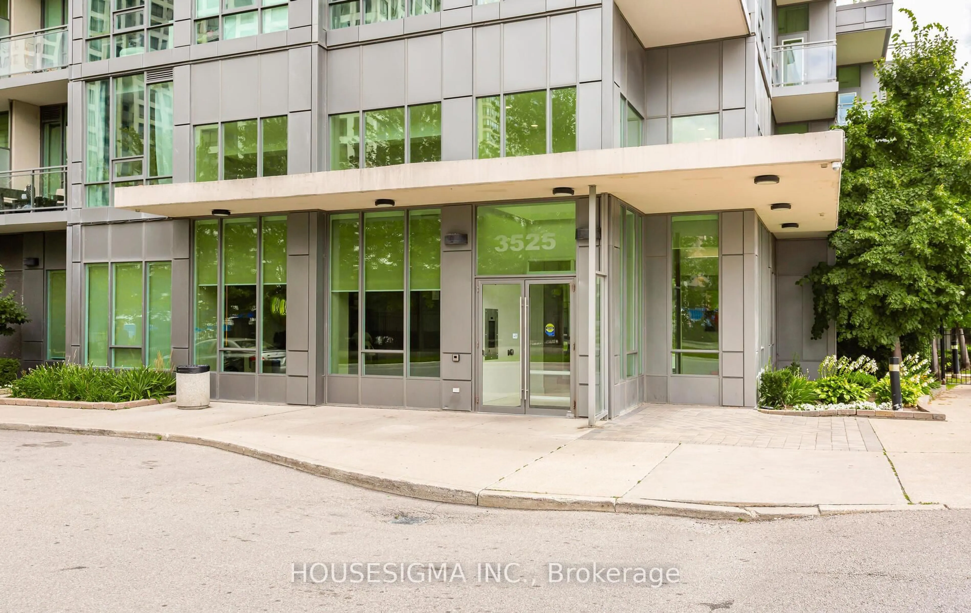 Indoor foyer for 3525 Kariya Dr #3007, Mississauga Ontario L5B 0C2