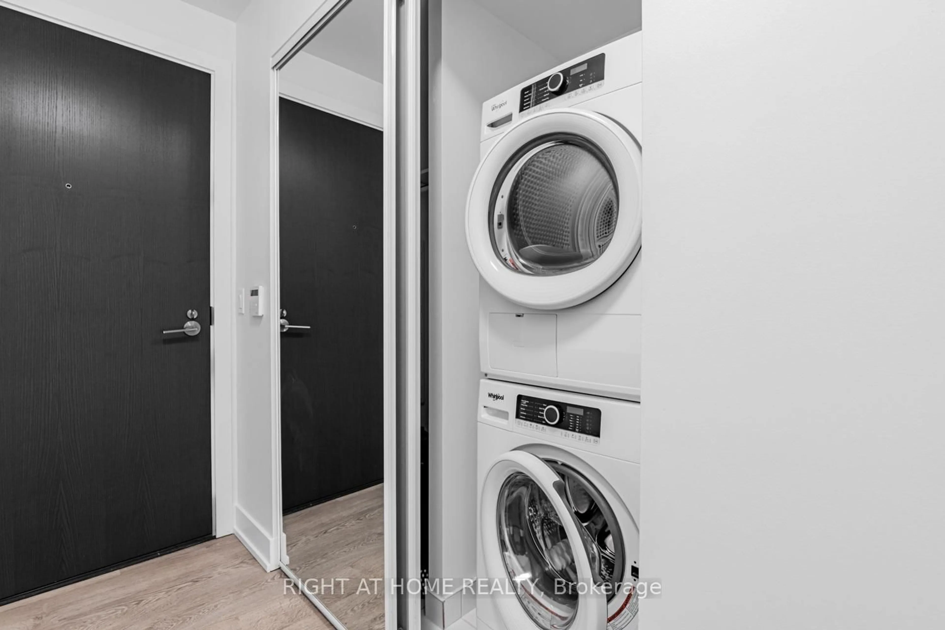 Laundry room for 9 Mabelle Ave #318, Toronto Ontario M9A 0E1