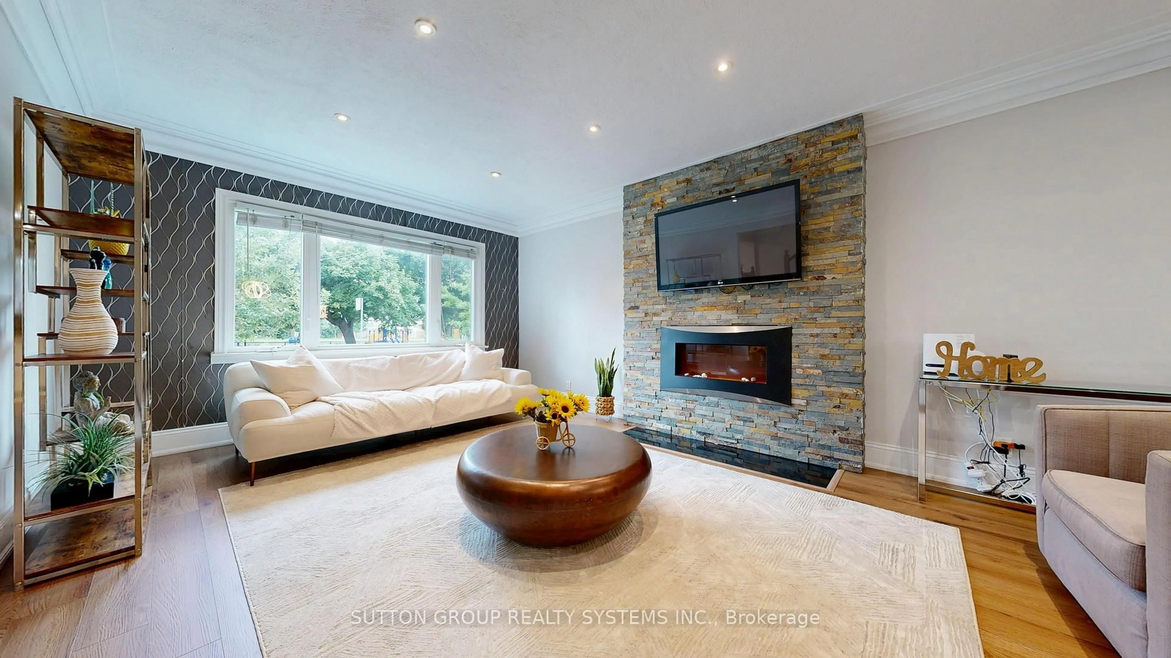 Living room with furniture, unknown for 29 Pearen St, Toronto Ontario M6M 4T4