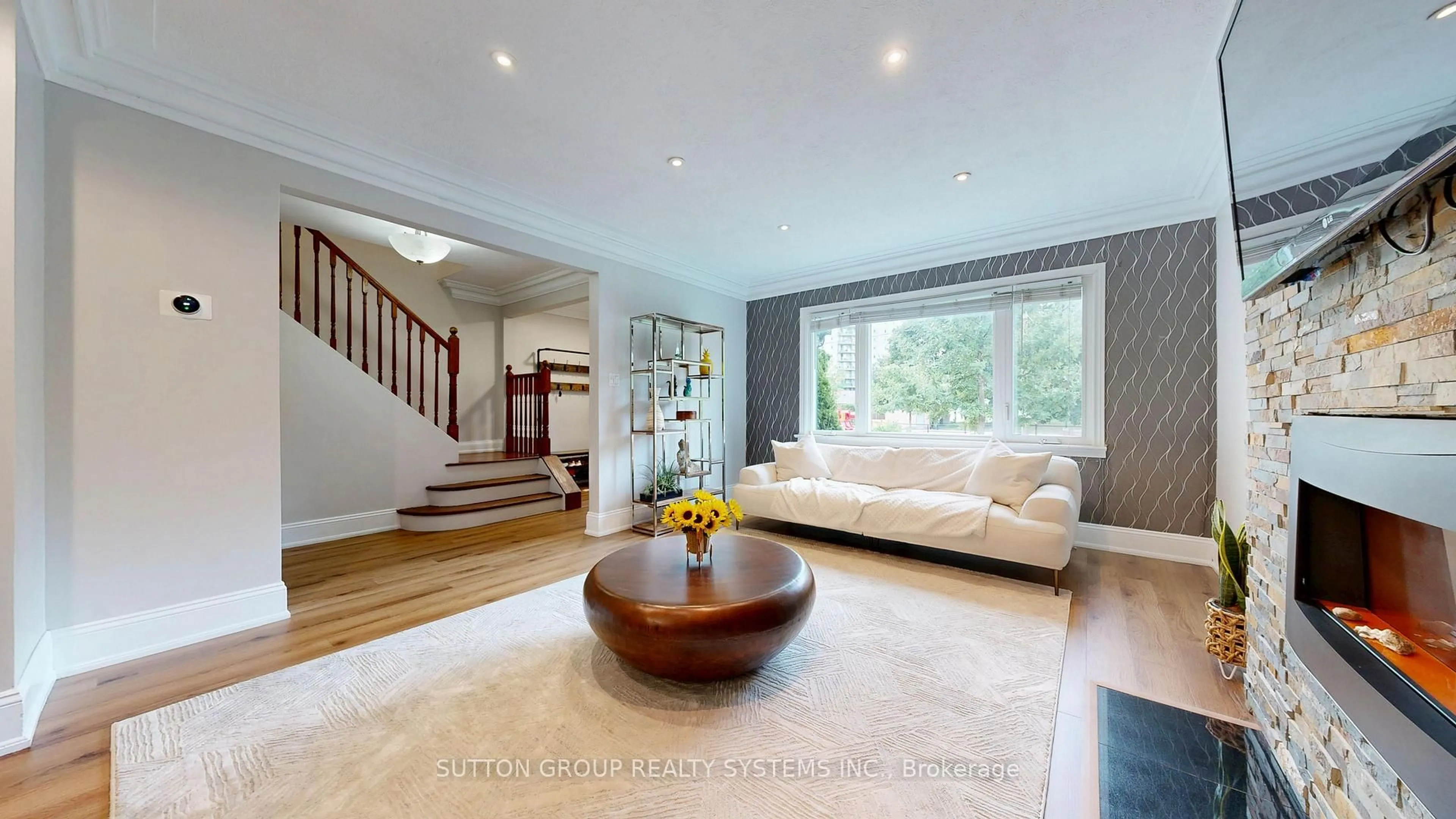 Living room with furniture, unknown for 29 Pearen St, Toronto Ontario M6M 4T4