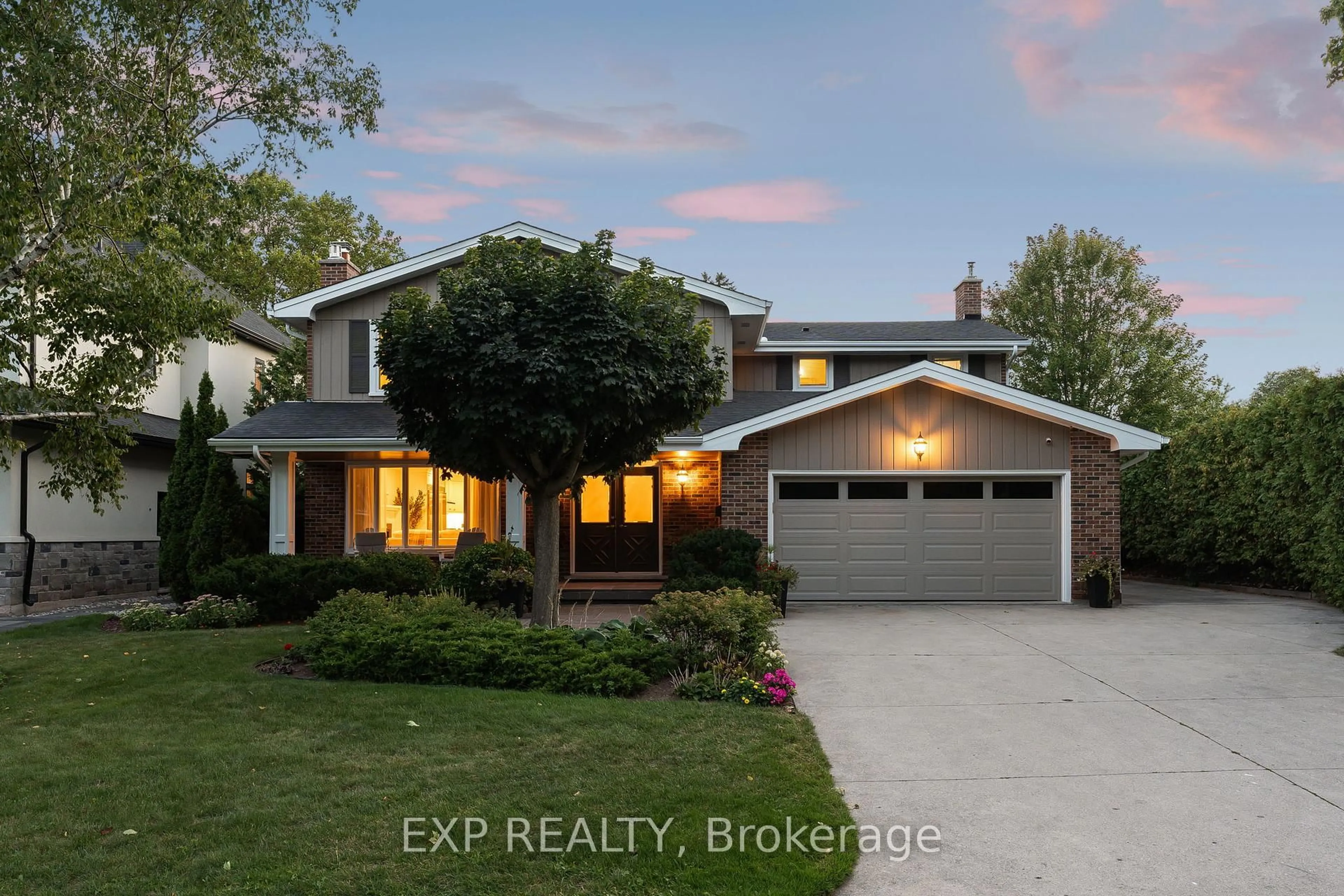 Home with brick exterior material, street for 226 Shoreacres Rd, Burlington Ontario L7L 2H2