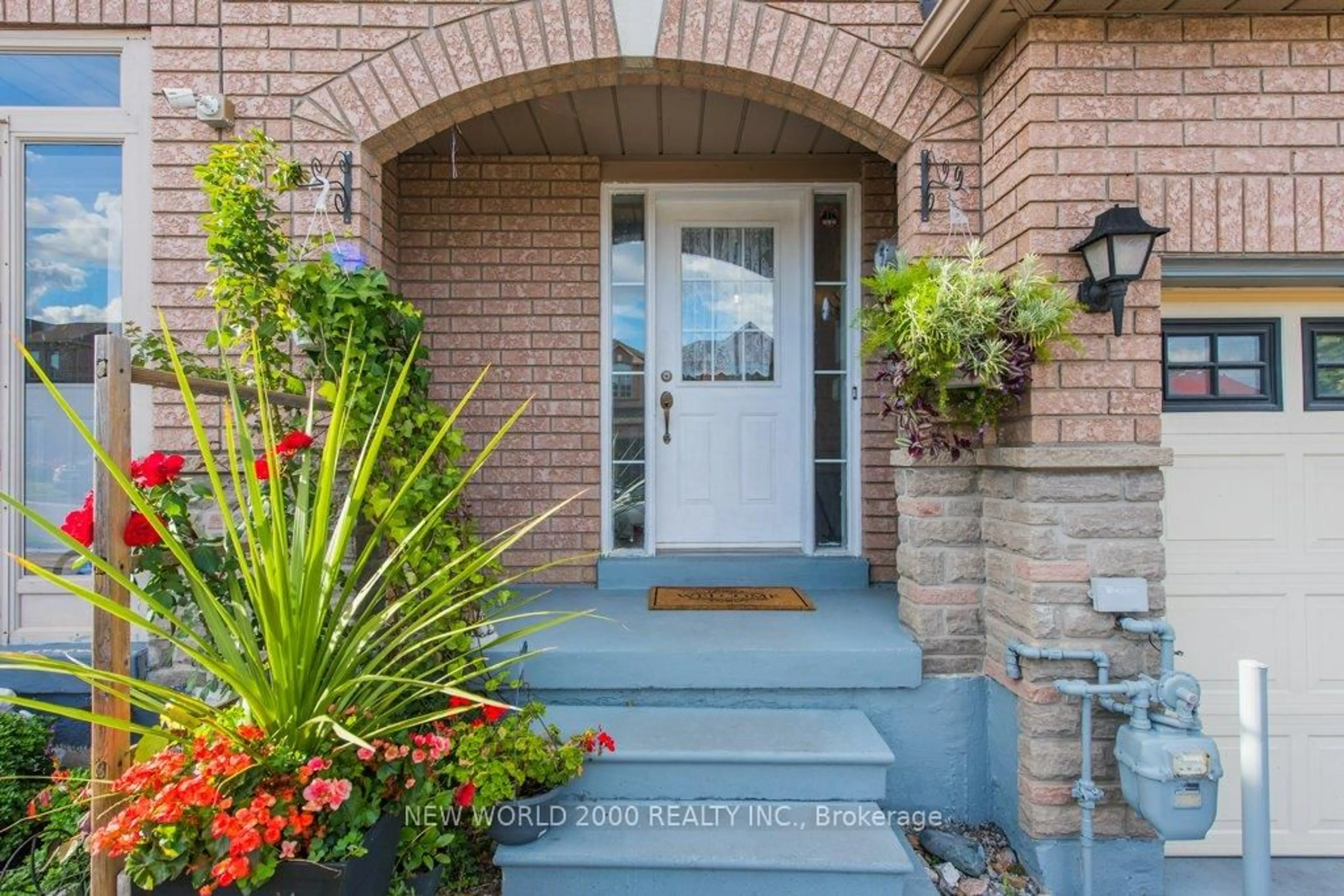 Indoor entryway for 2D View Green Cres, Toronto Ontario M9W 7C9