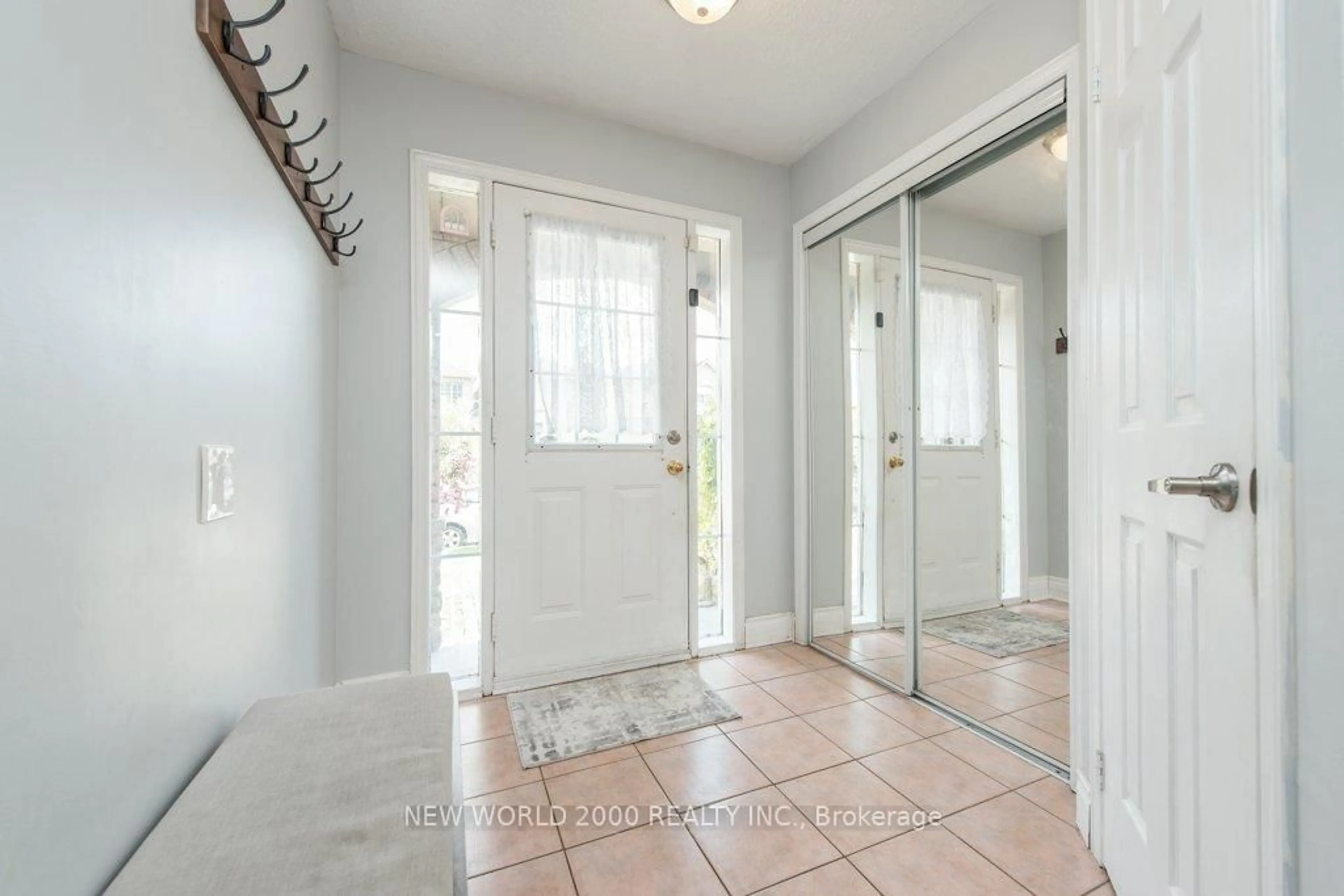 Indoor entryway for 2D View Green Cres, Toronto Ontario M9W 7C9