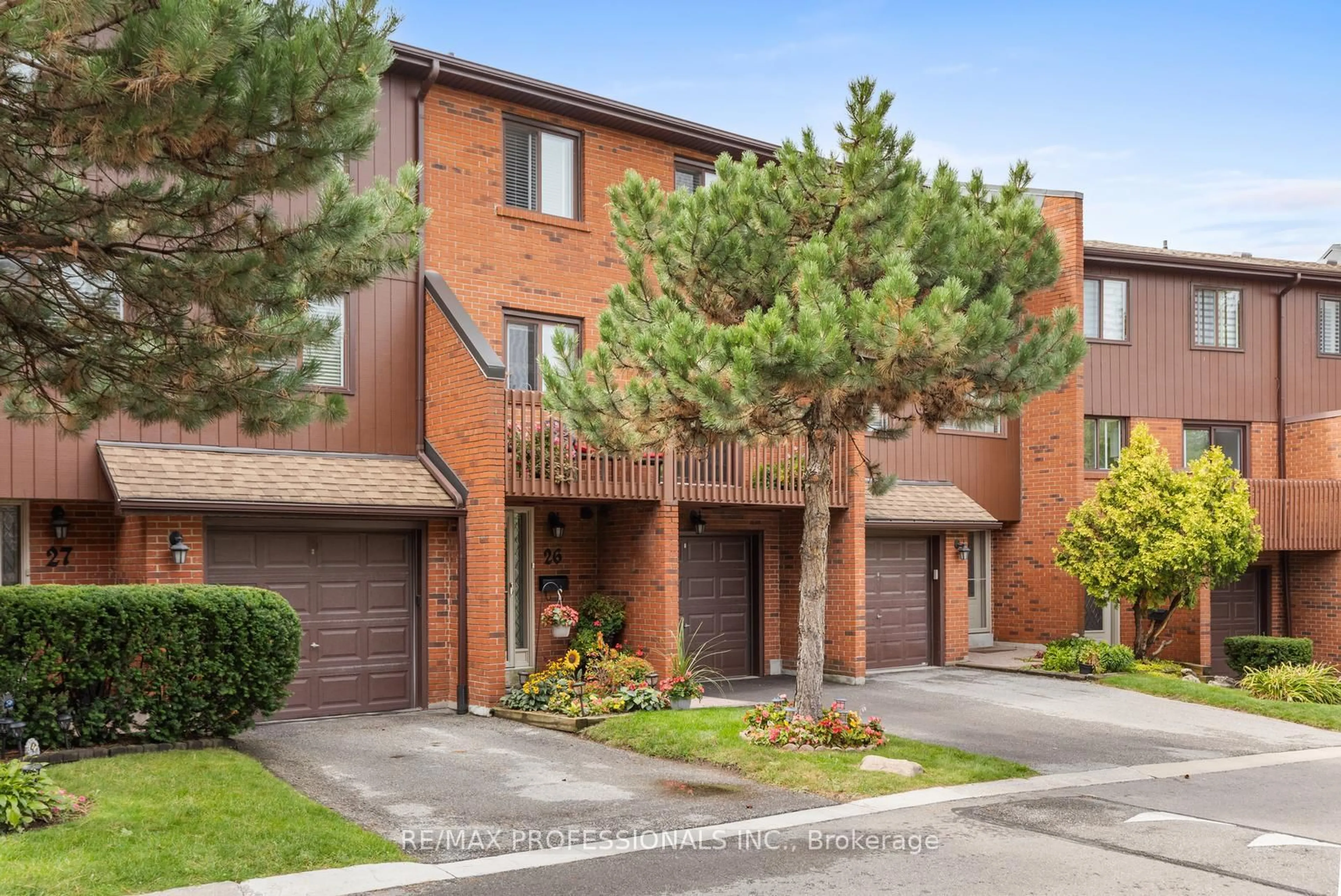 Home with brick exterior material, street for 4165 Fieldgate Dr #26, Mississauga Ontario L4W 2M9