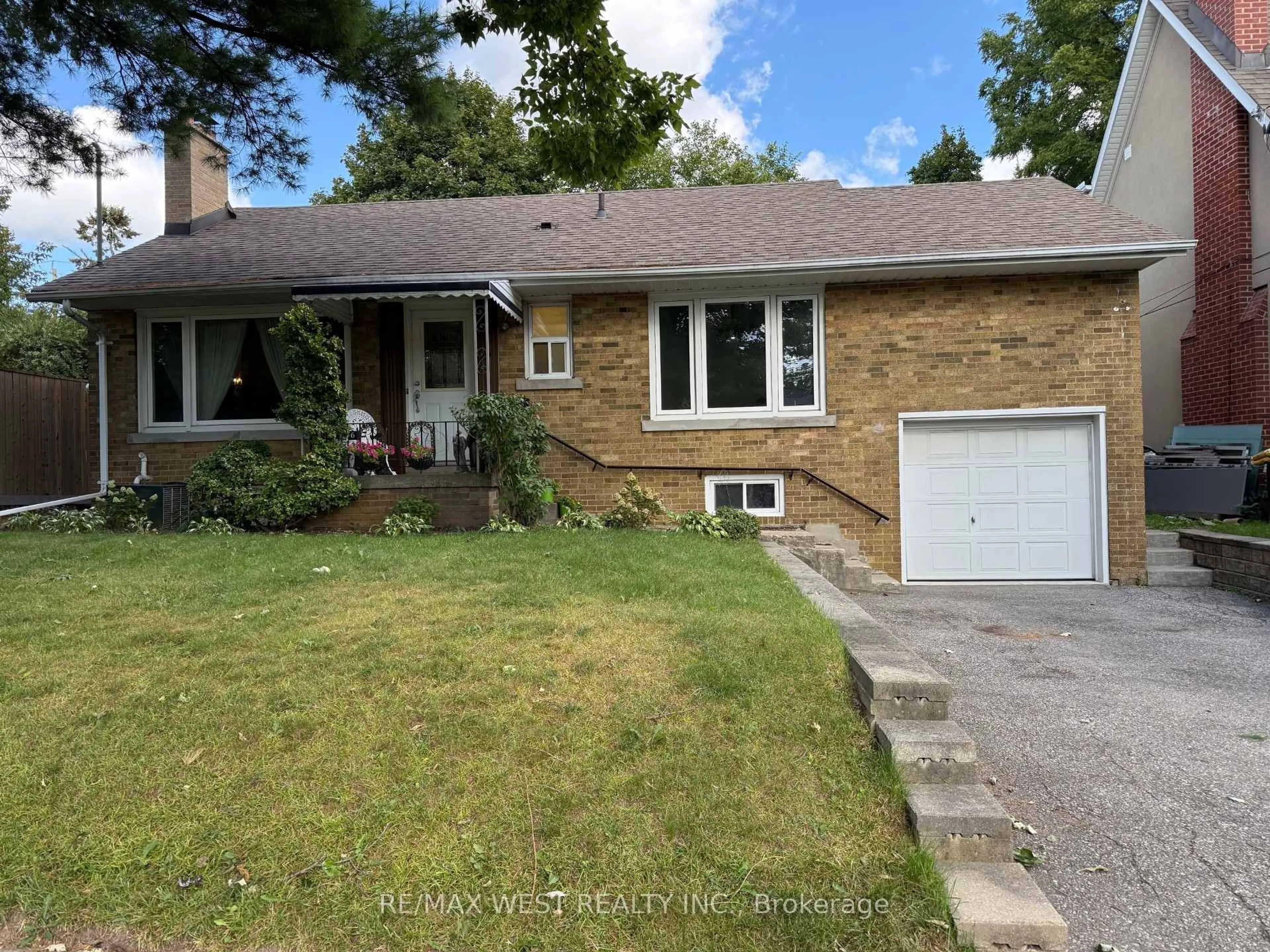 Unknown for 216 Berry Rd, Toronto Ontario M8Y 1X4