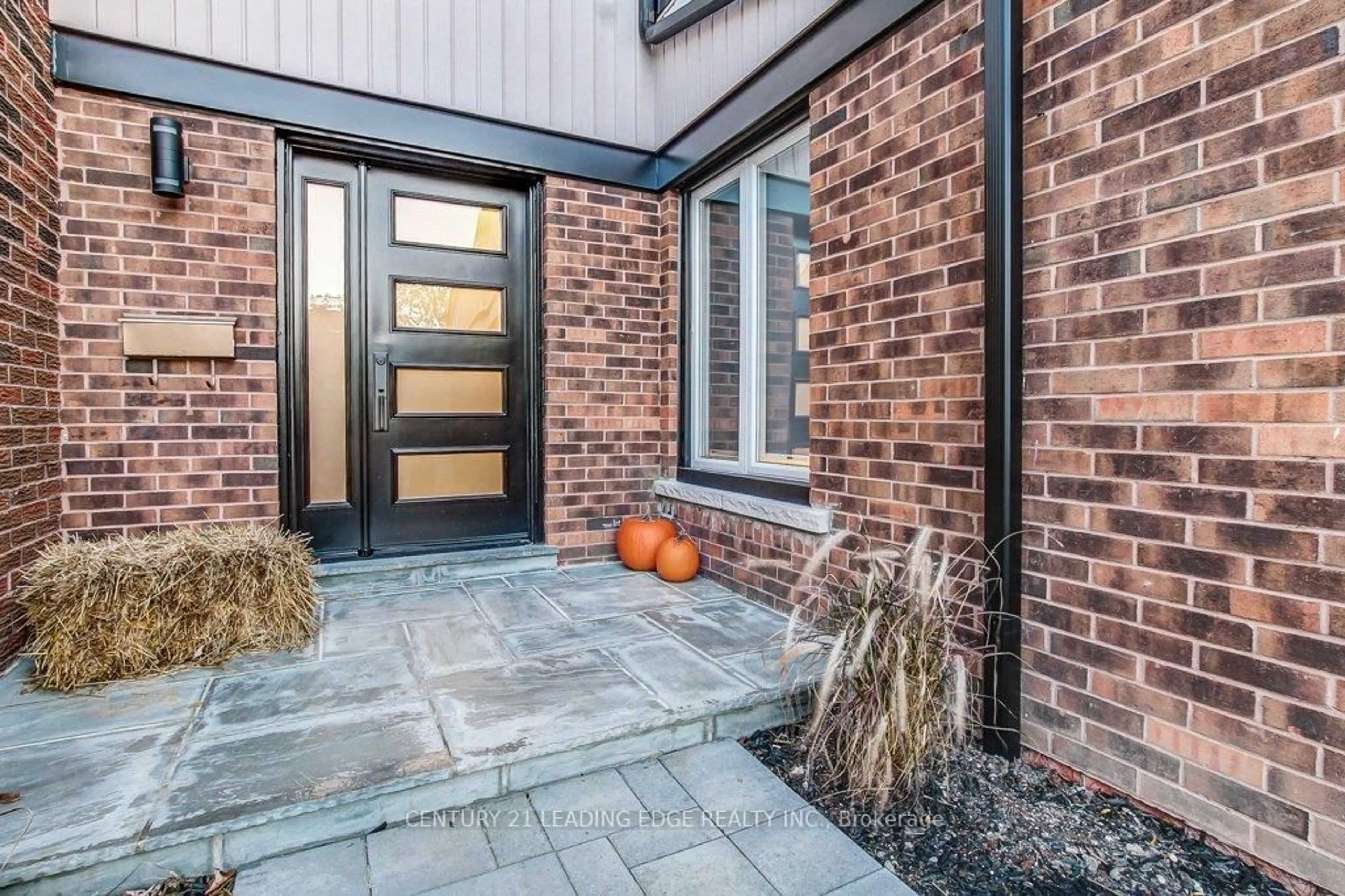 Home with brick exterior material, street for 3501 ASH ROW Cres, Mississauga Ontario L5L 1K3