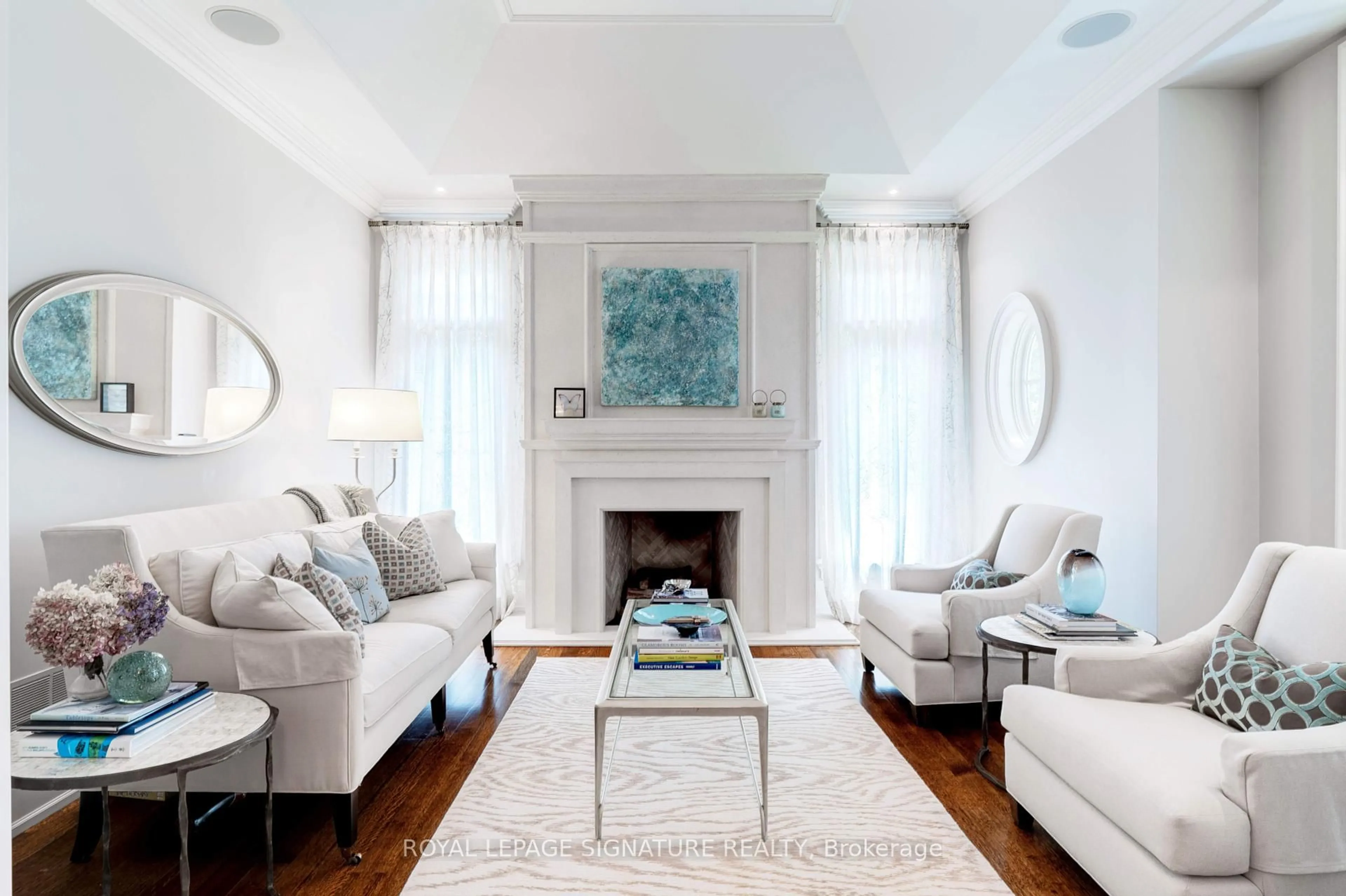 Living room with furniture, unknown for 71 Ennisclare Dr, Oakville Ontario L6J 4N3