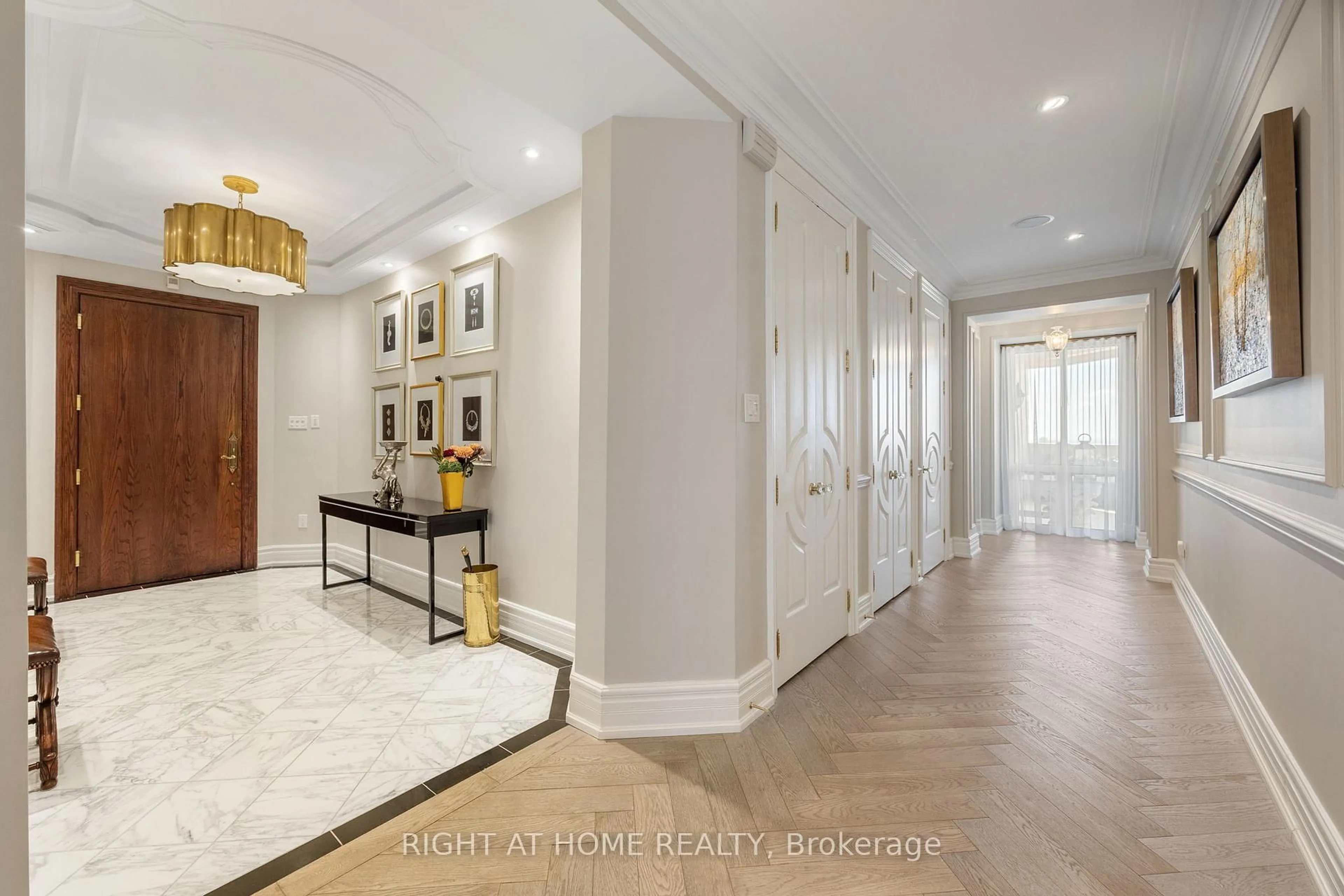 Indoor entryway for 2287 Lake Shore Blvd #Ph1501, Toronto Ontario M8V 3Y1