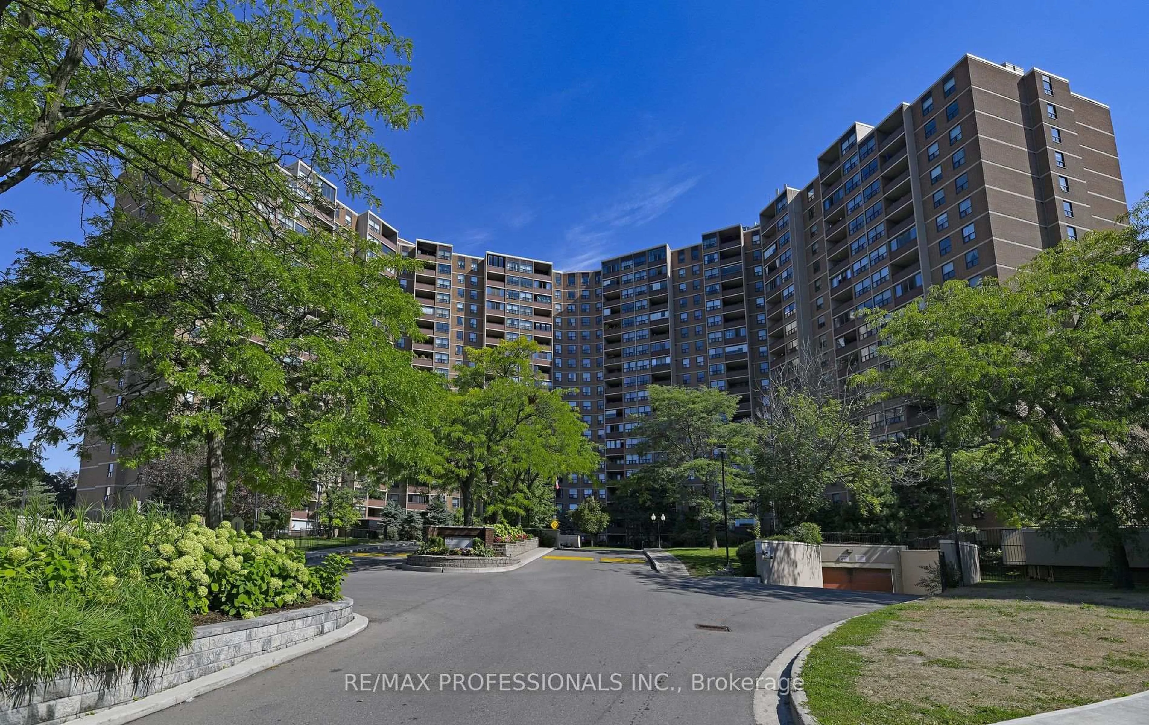 A pic from outside/outdoor area/front of a property/back of a property/a pic from drone, street for 716 The West Mall #1804, Toronto Ontario M9C 4X6