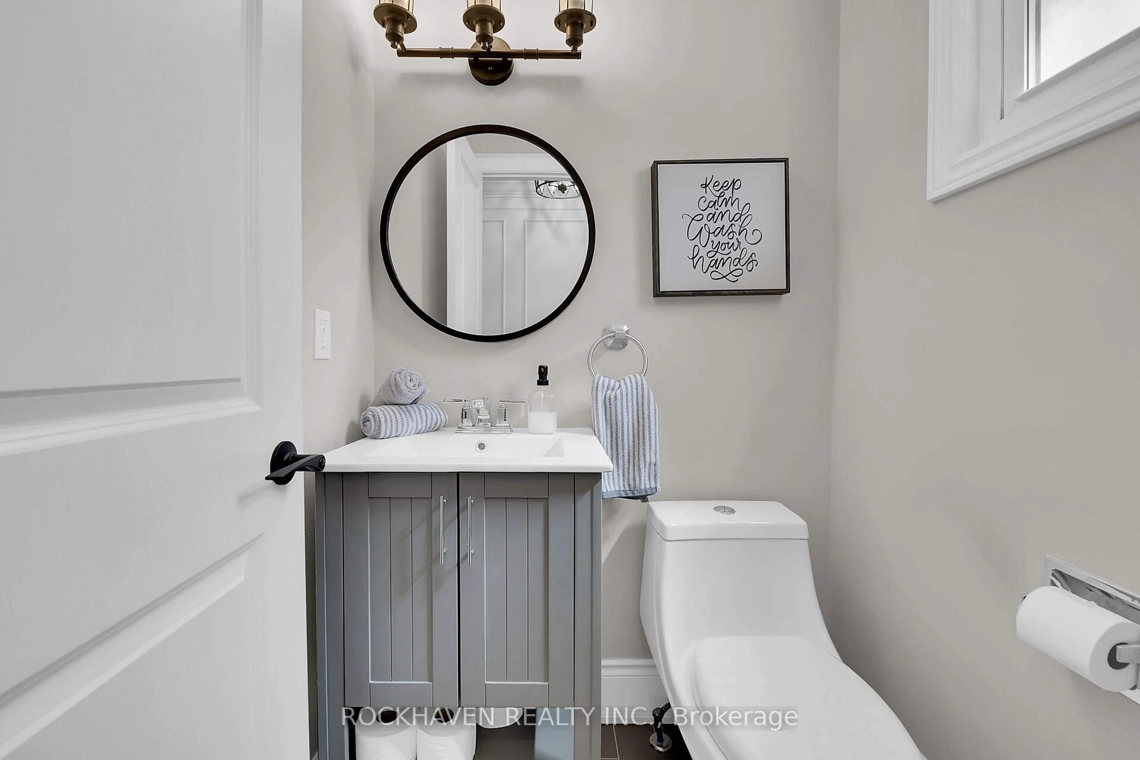 Contemporary bathroom, ceramic/tile floor for 4201 Longmoor Dr #2, Burlington Ontario L7L 5J9