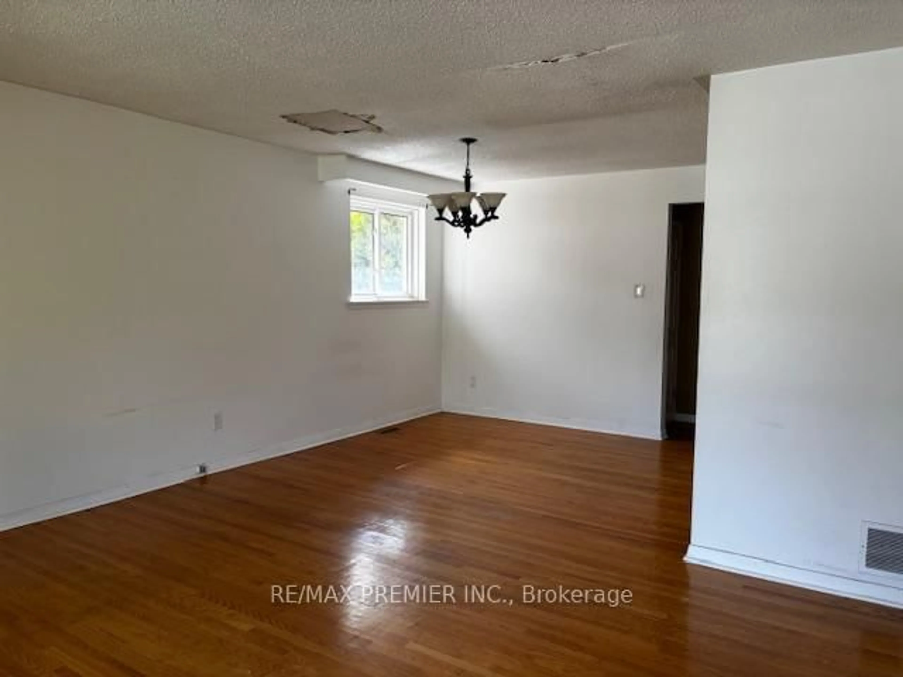 A pic of a room for 14 Madron Cres, Toronto Ontario M3J 1H9
