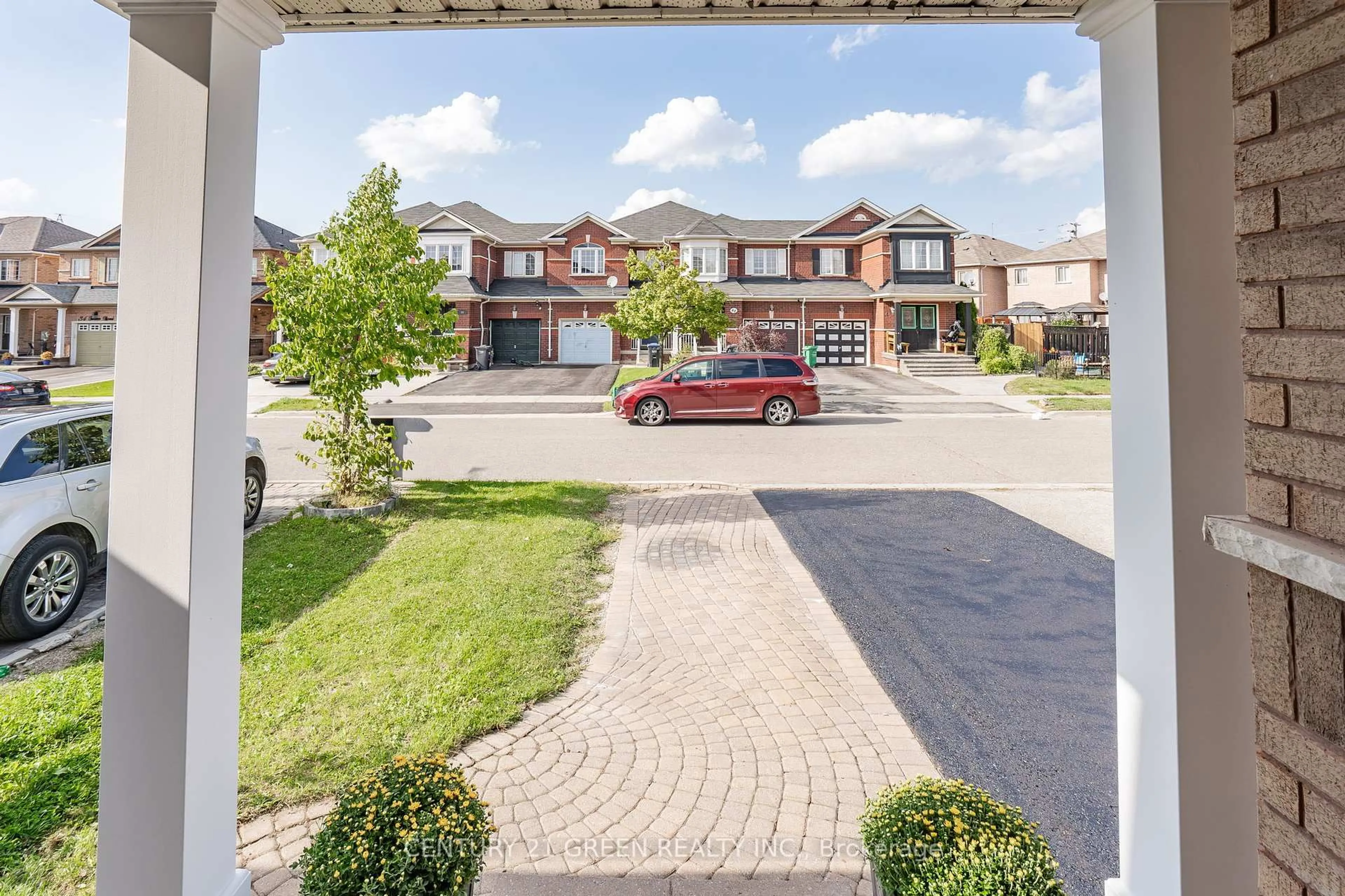 A pic from outside/outdoor area/front of a property/back of a property/a pic from drone, street for 21 Galtee Rd, Brampton Ontario L6X 0J5