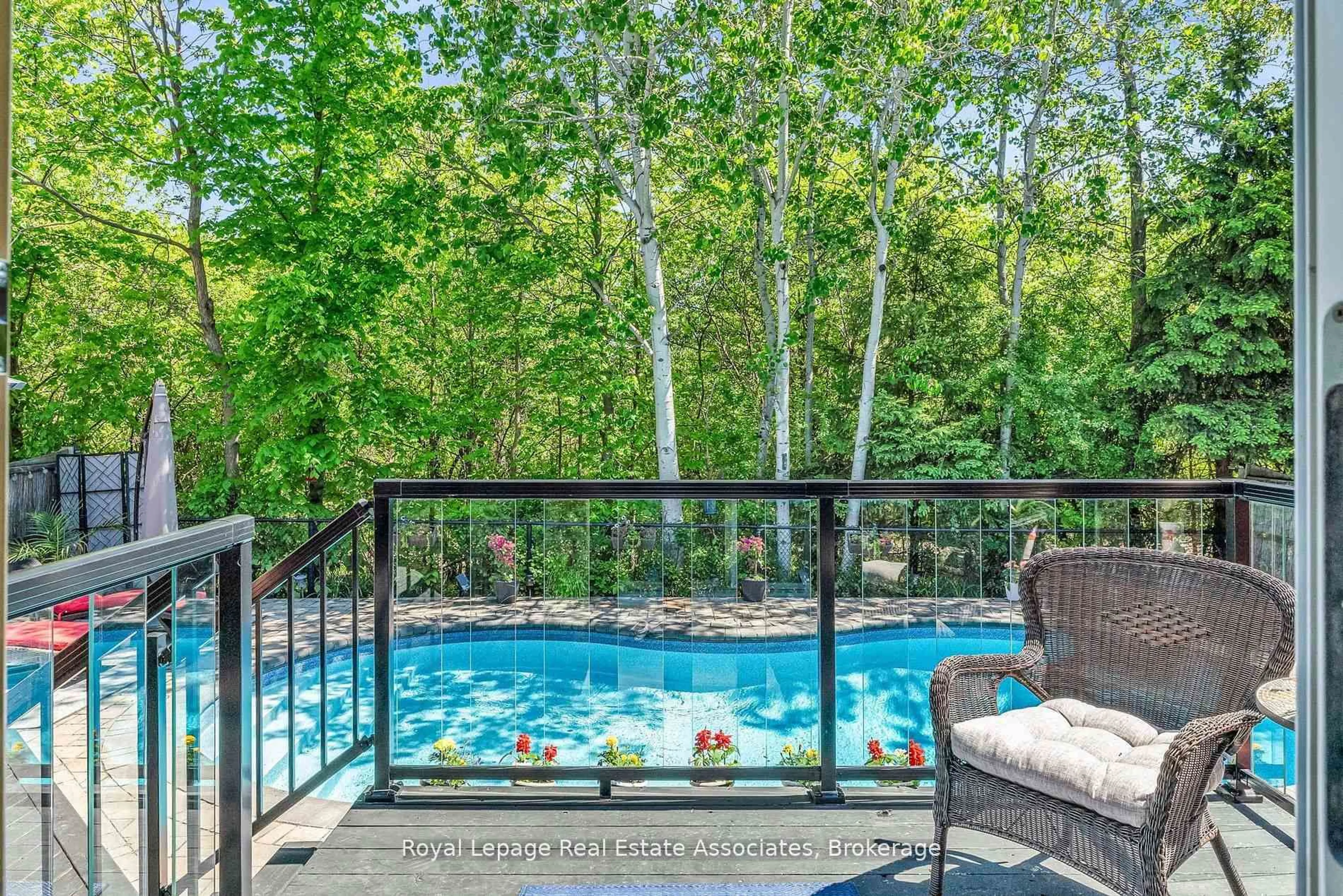 Pool for 273 Duskywing Way, Oakville Ontario L6L 6X5