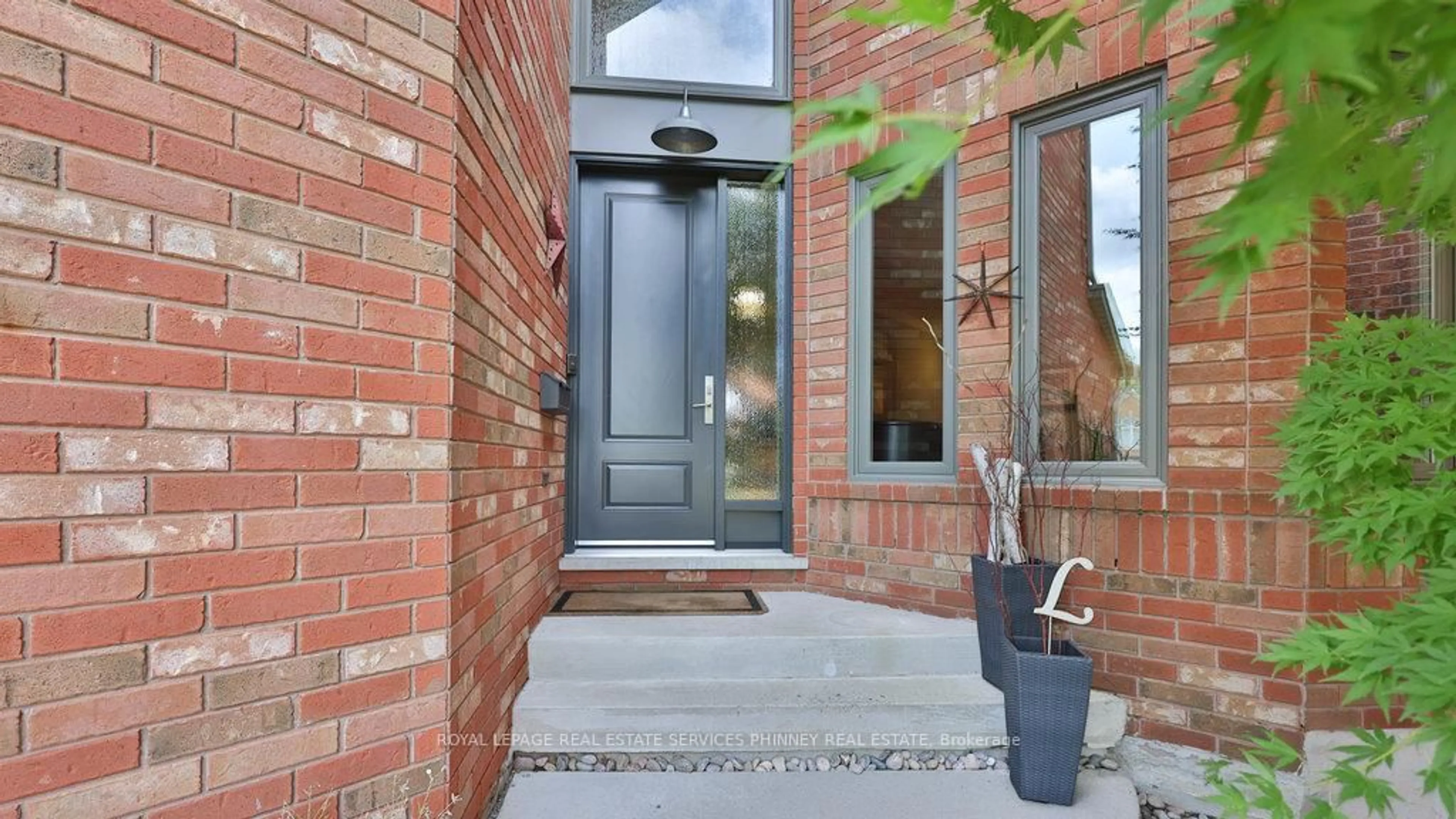 Unknown for 5570 Mcfarren Blvd, Mississauga Ontario L5M 5X8