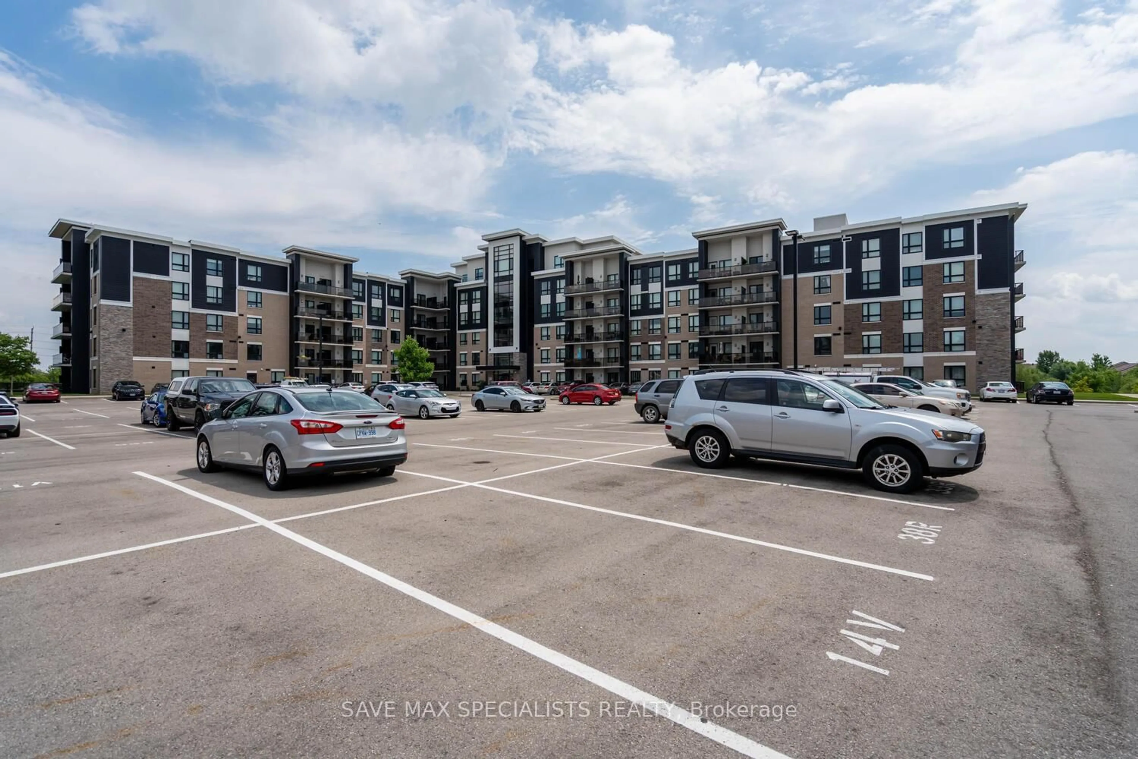 A pic from outside/outdoor area/front of a property/back of a property/a pic from drone, street for 640 Sauve St #422, Milton Ontario L9T 8M4