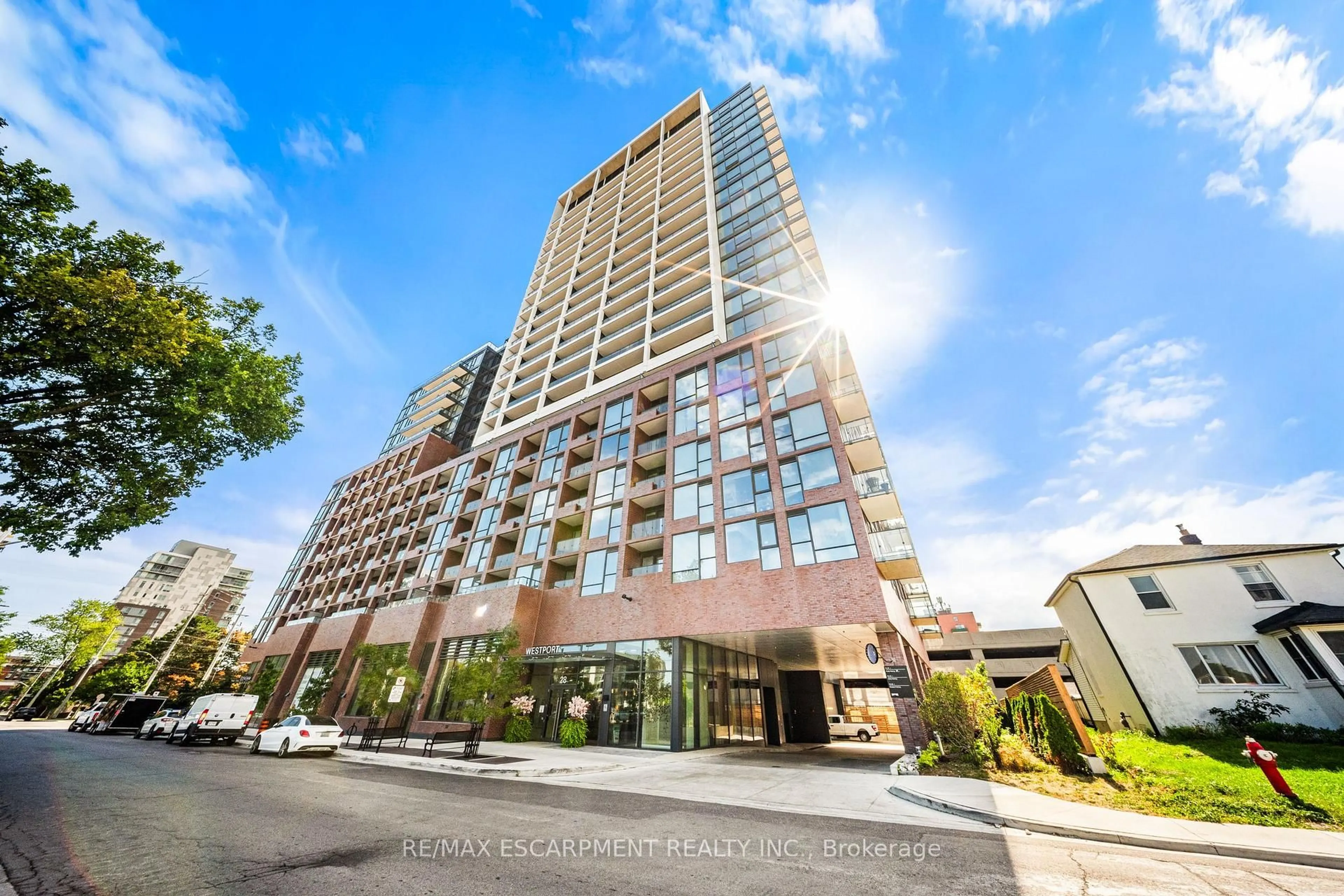 Unknown for 28 Ann St #801, Mississauga Ontario L9G 3G1