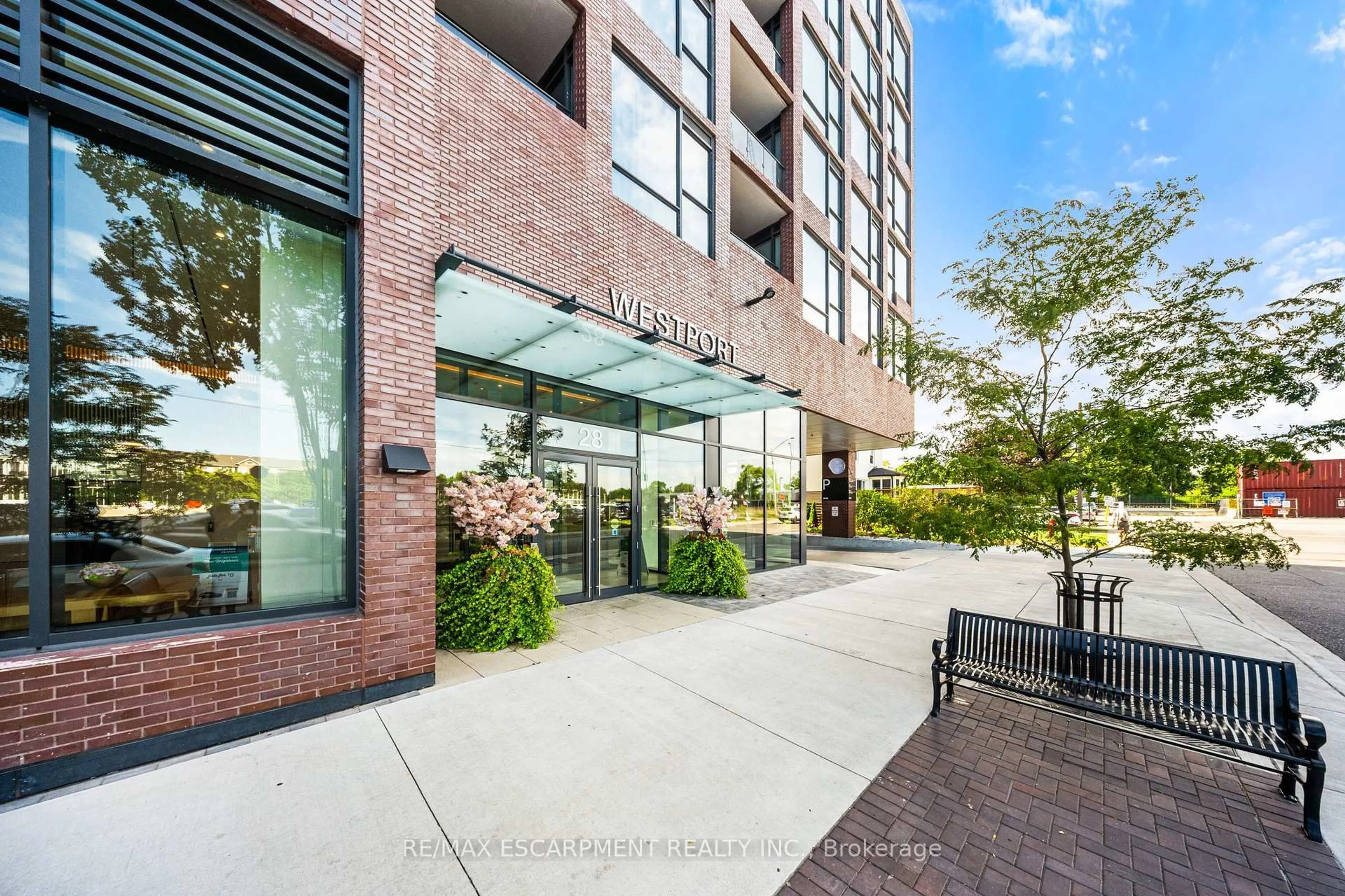 Unknown for 28 Ann St #801, Mississauga Ontario L9G 3G1