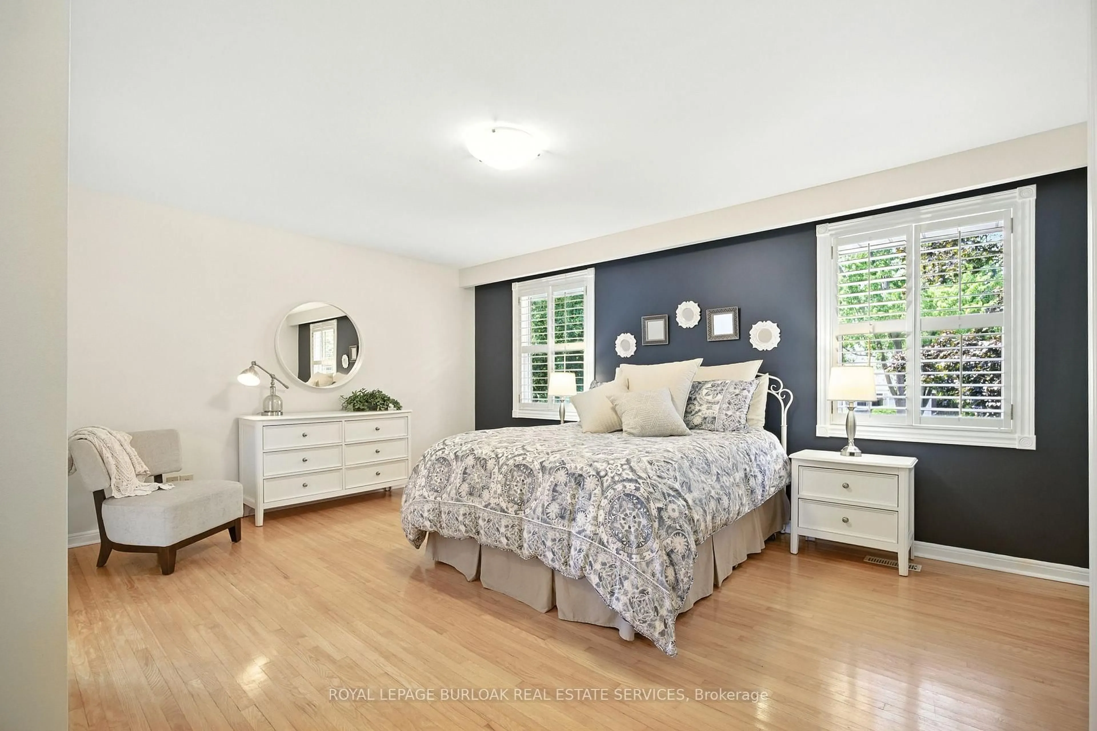 Bedroom with bed, wood/laminate floor for 511 Limerick Rd, Burlington Ontario L7L 2K5