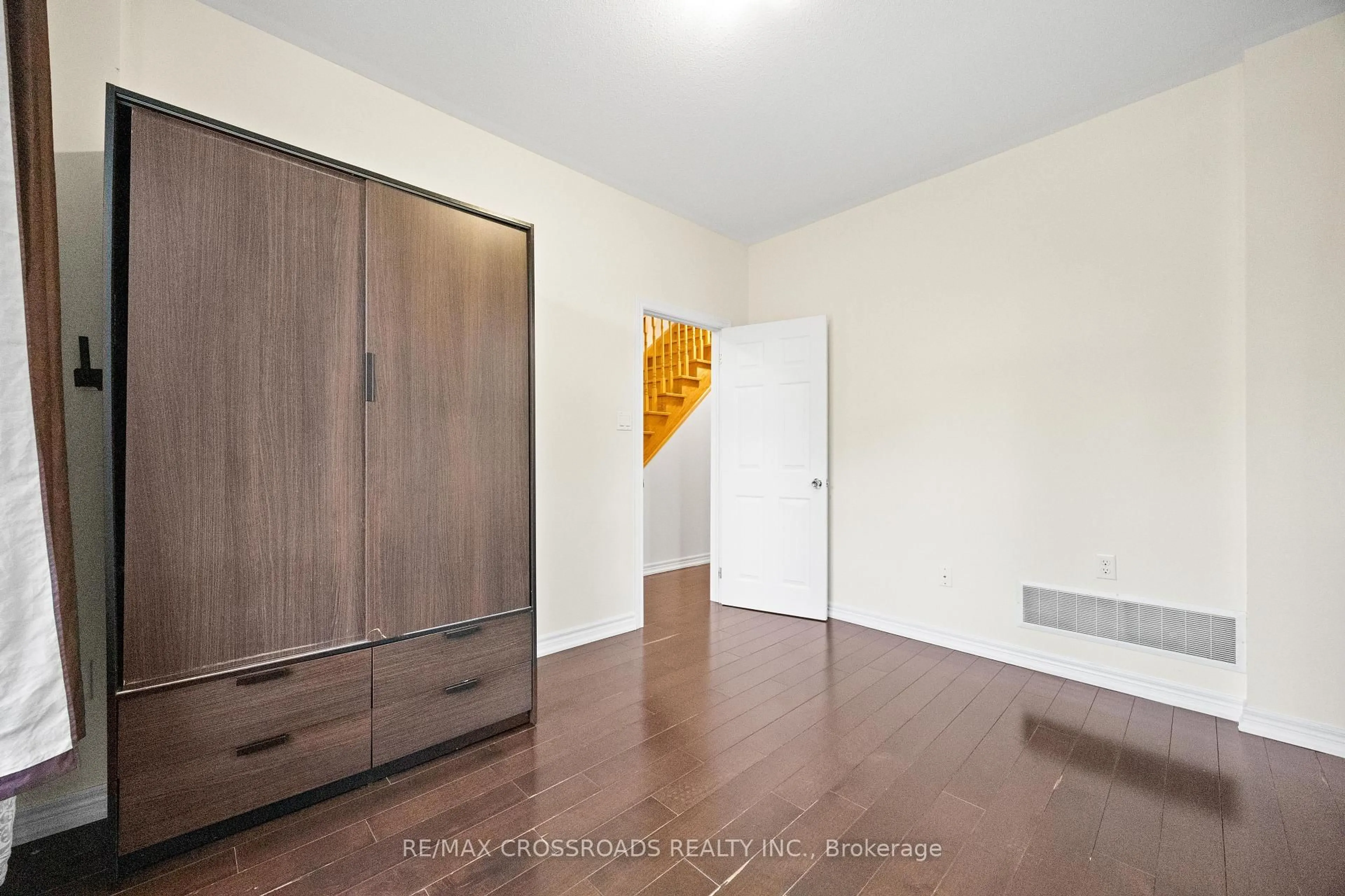 Unknown for 118 Mary Chapman Blvd, Toronto Ontario M9M 0B3