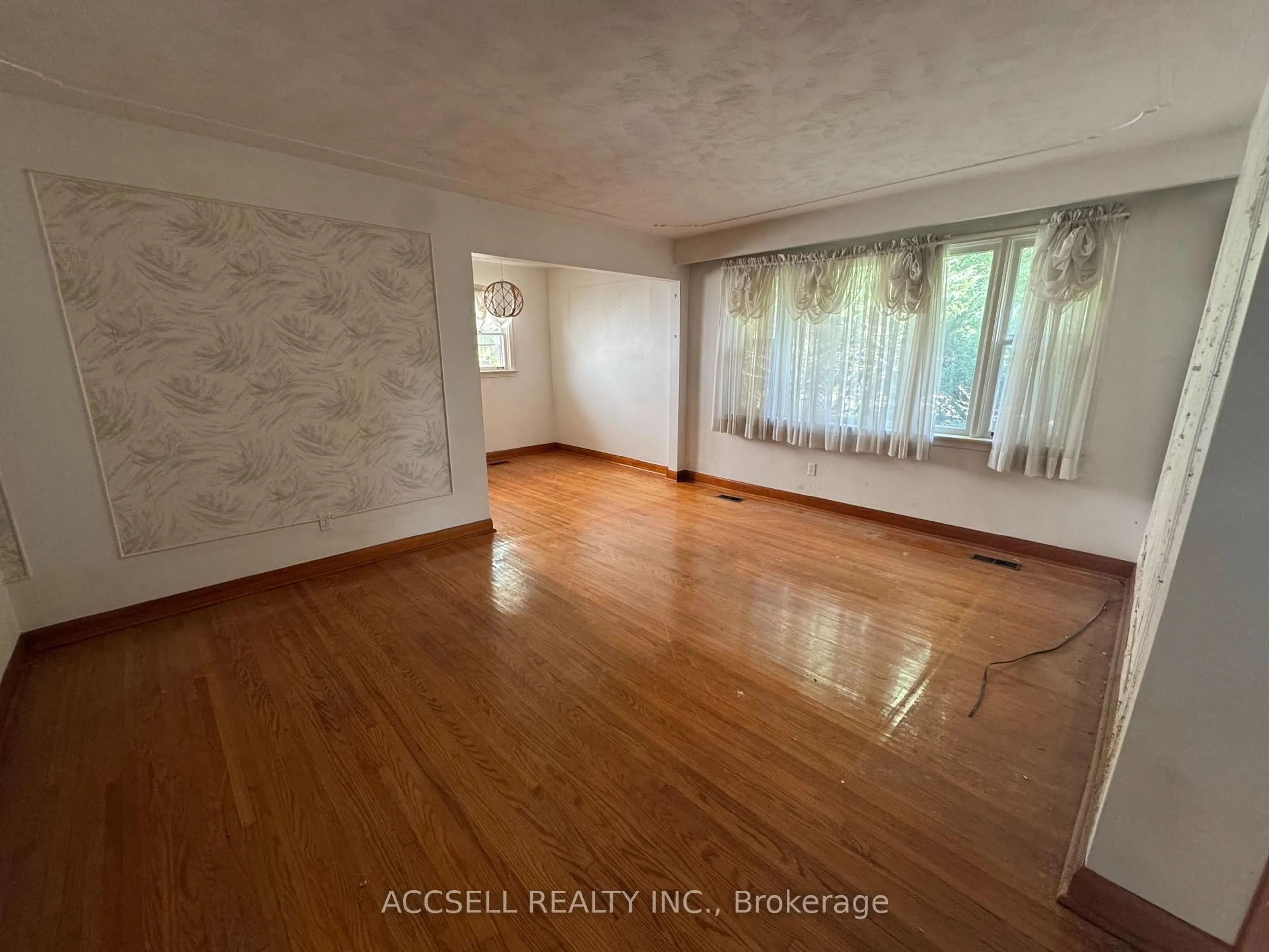 A pic of a room for 1358 Sedgewick Cres, Oakville Ontario L6L 1X8
