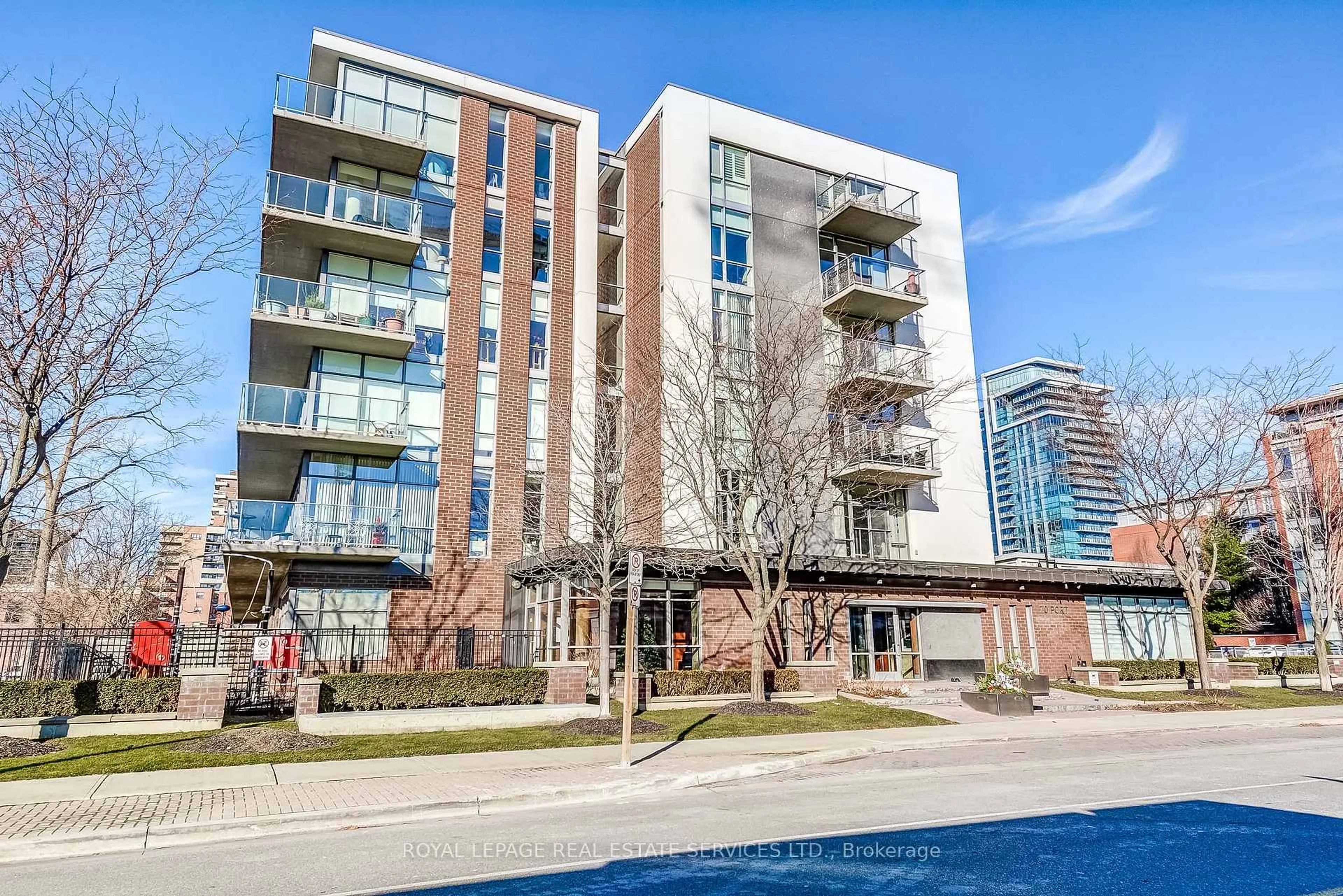 Unknown for 70 Port St #208, Mississauga Ontario L5G 4V8