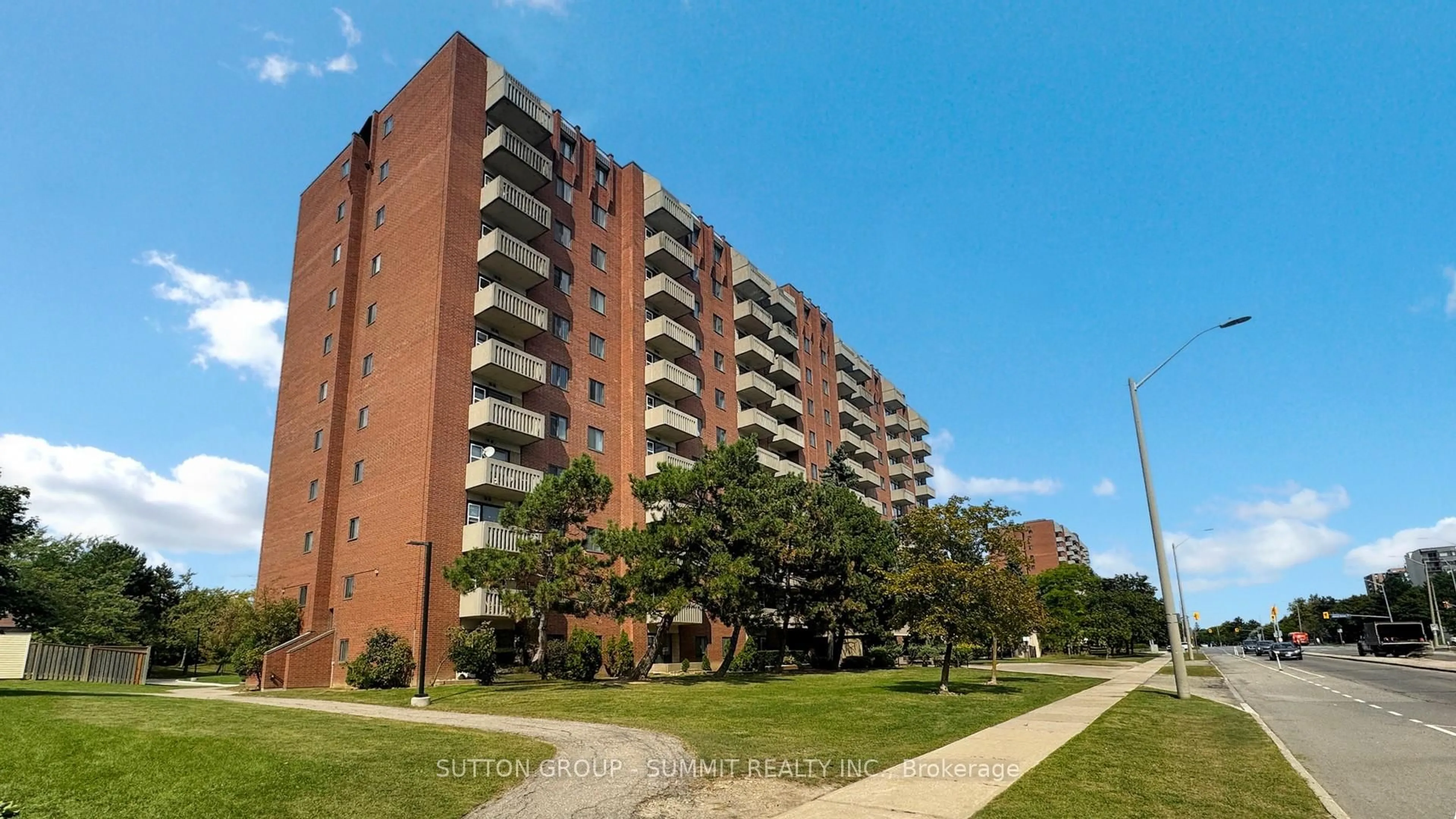 Unknown for 6720 GLEN ERIN Dr #706, Mississauga Ontario L5N 3K8