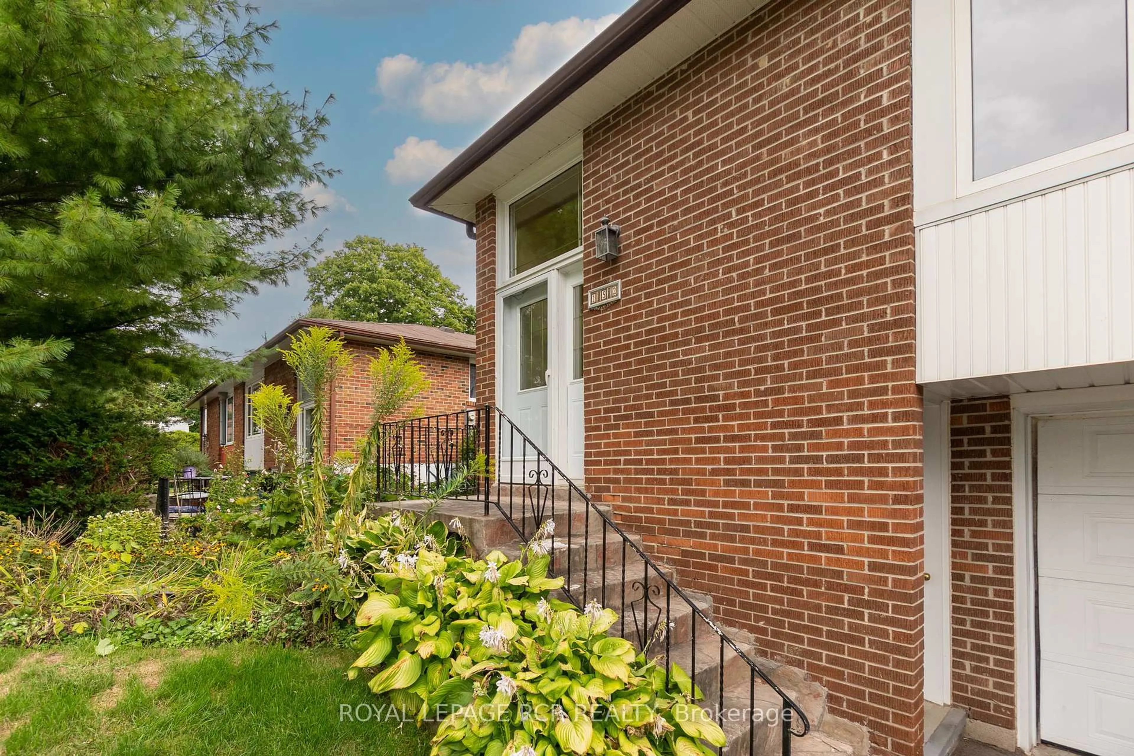 Home with brick exterior material, street for 152 Albert St, Caledon Ontario L7E 3G4