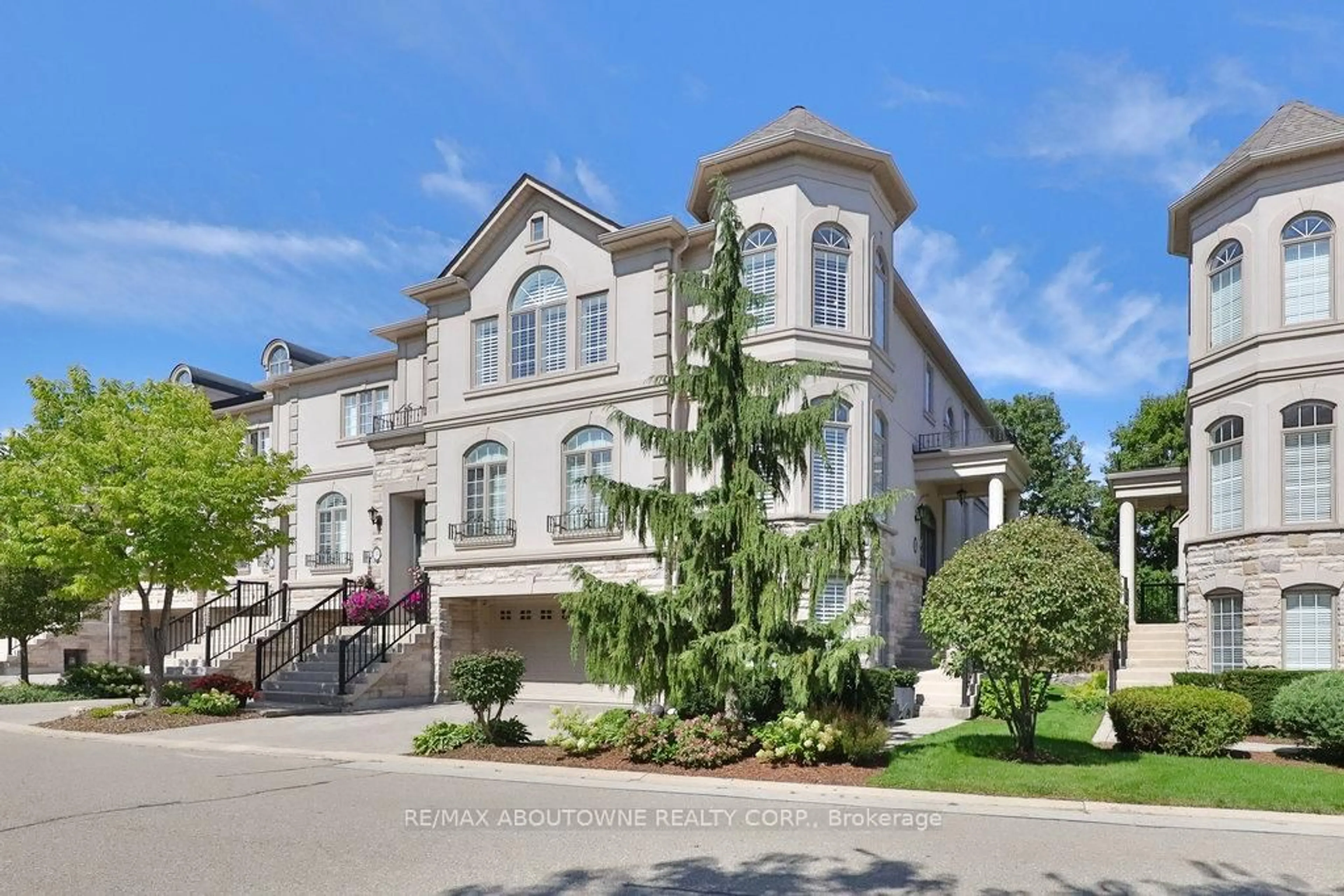 Home with brick exterior material, street for 2400 Neyagawa Blvd #30, Oakville Ontario L6H 7P5