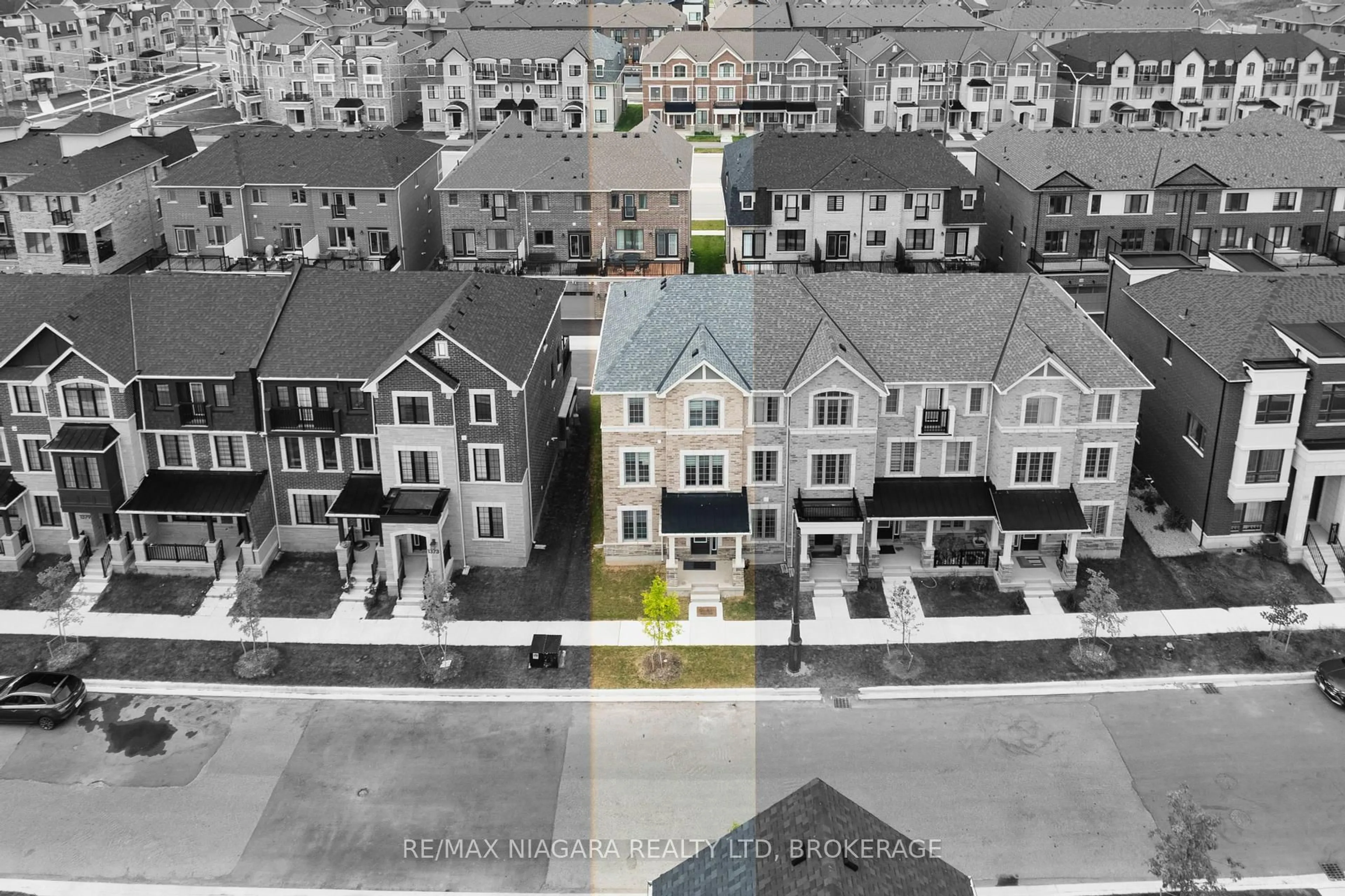A pic from outside/outdoor area/front of a property/back of a property/a pic from drone, city buildings view from balcony for 1369 Kobzar Dr, Oakville Ontario L6M 5P2